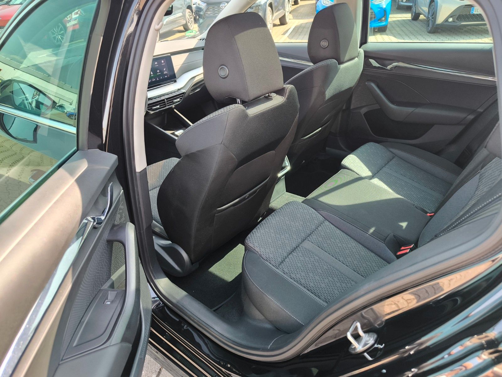 Skoda Octavia Combi First Edition iV - Samsaru's Car Outlet