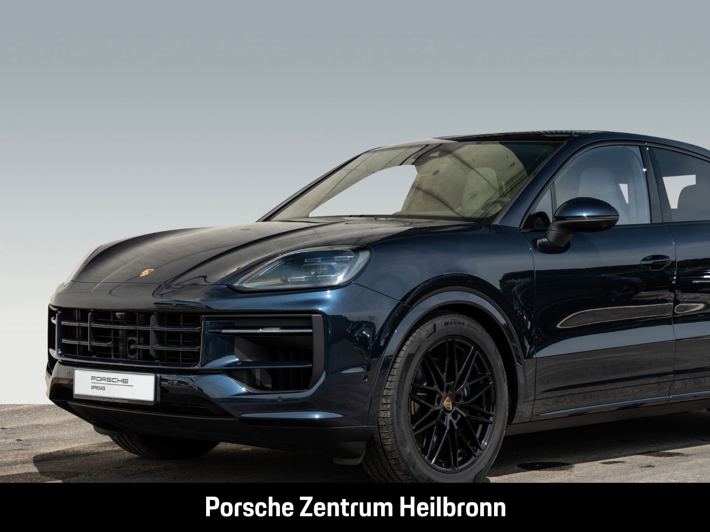 Porsche Cayenne E-Hybrid Coupe Panorama Surround-View