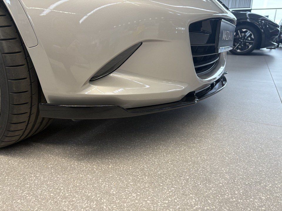 Mazda MX-5 2.0L 184PS KAZARI mit sportlichen Anbauteil