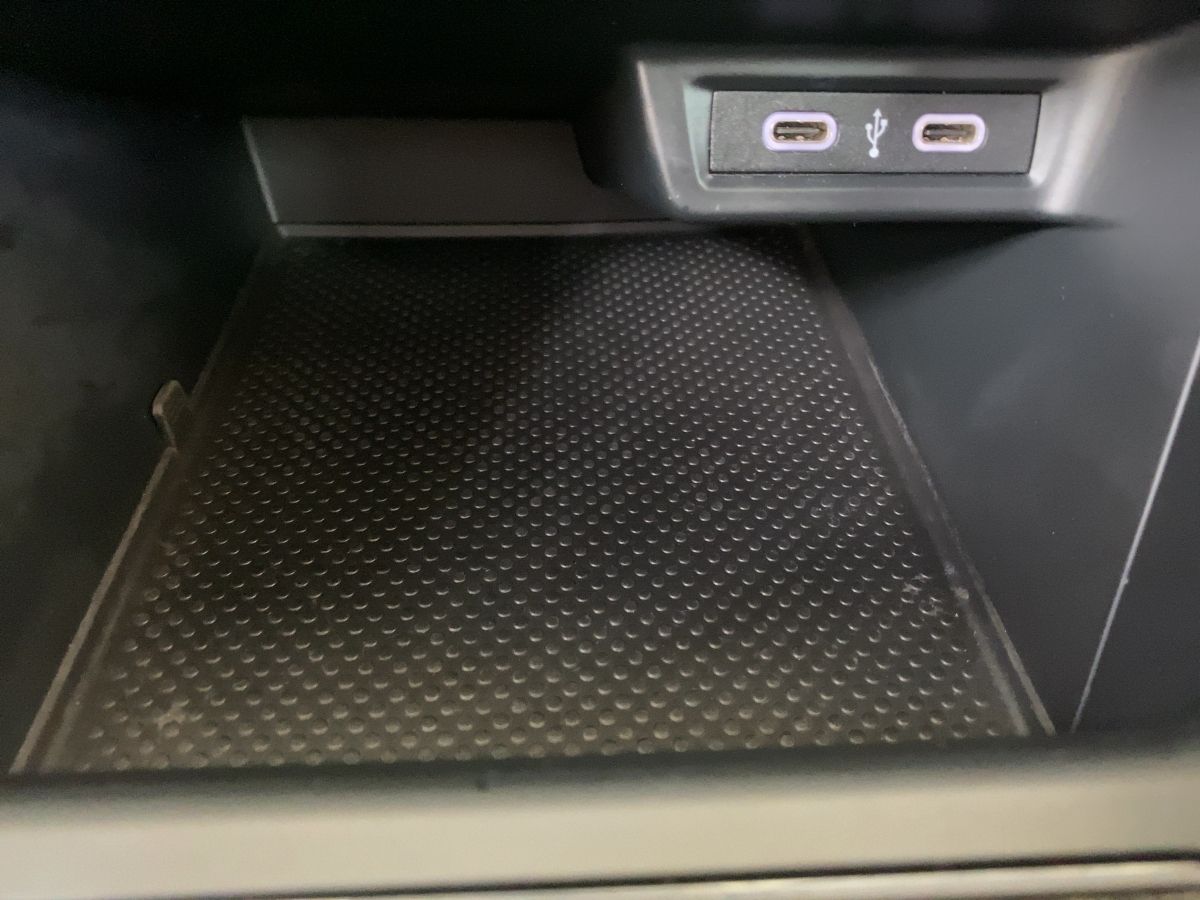 Volkswagen Polo VI Comfortline - Samsaru's Car Outlet