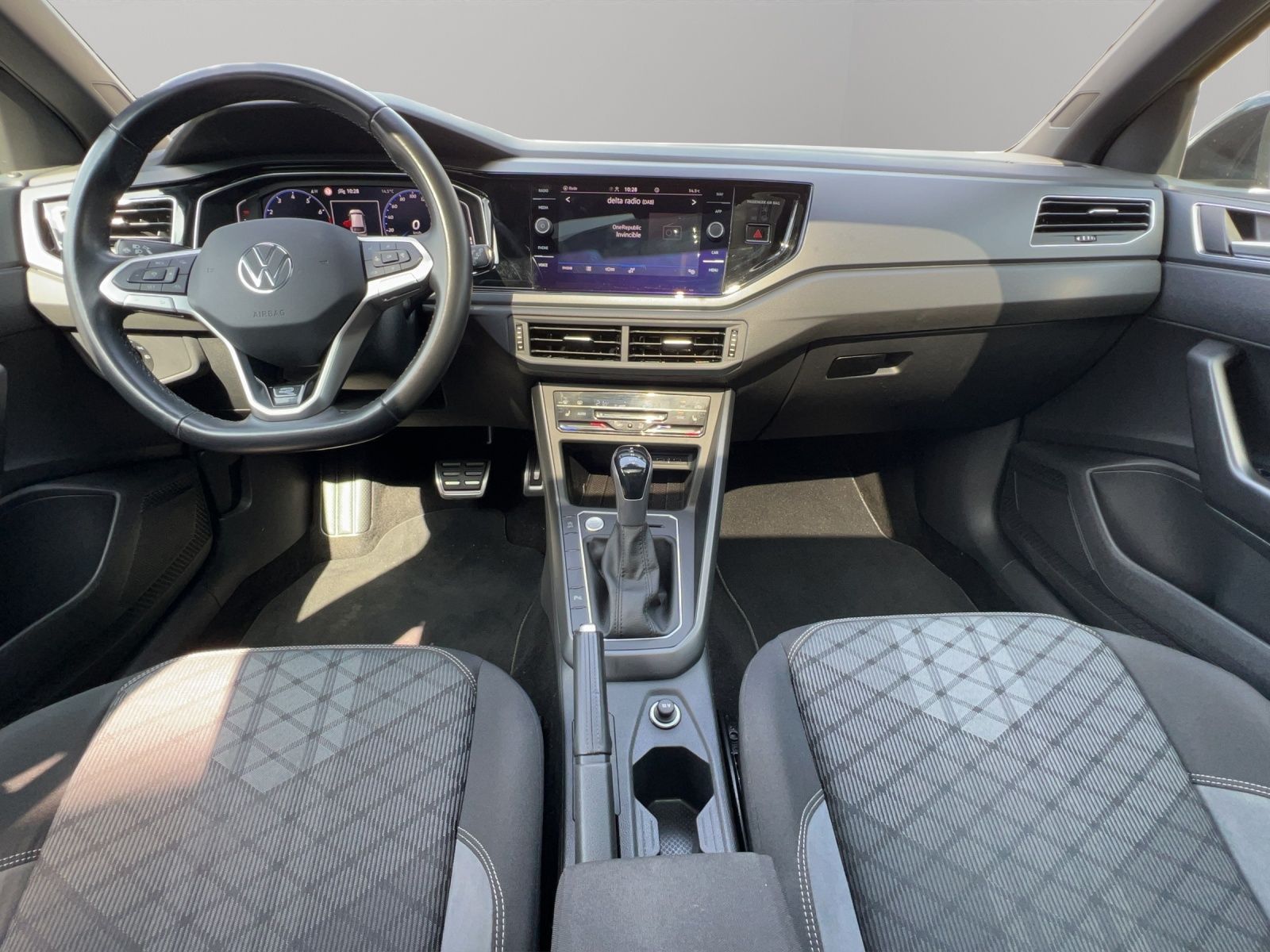 Volkswagen Taigo 1.0 TSI DSG R-Line - Samsaru's Car Outlet