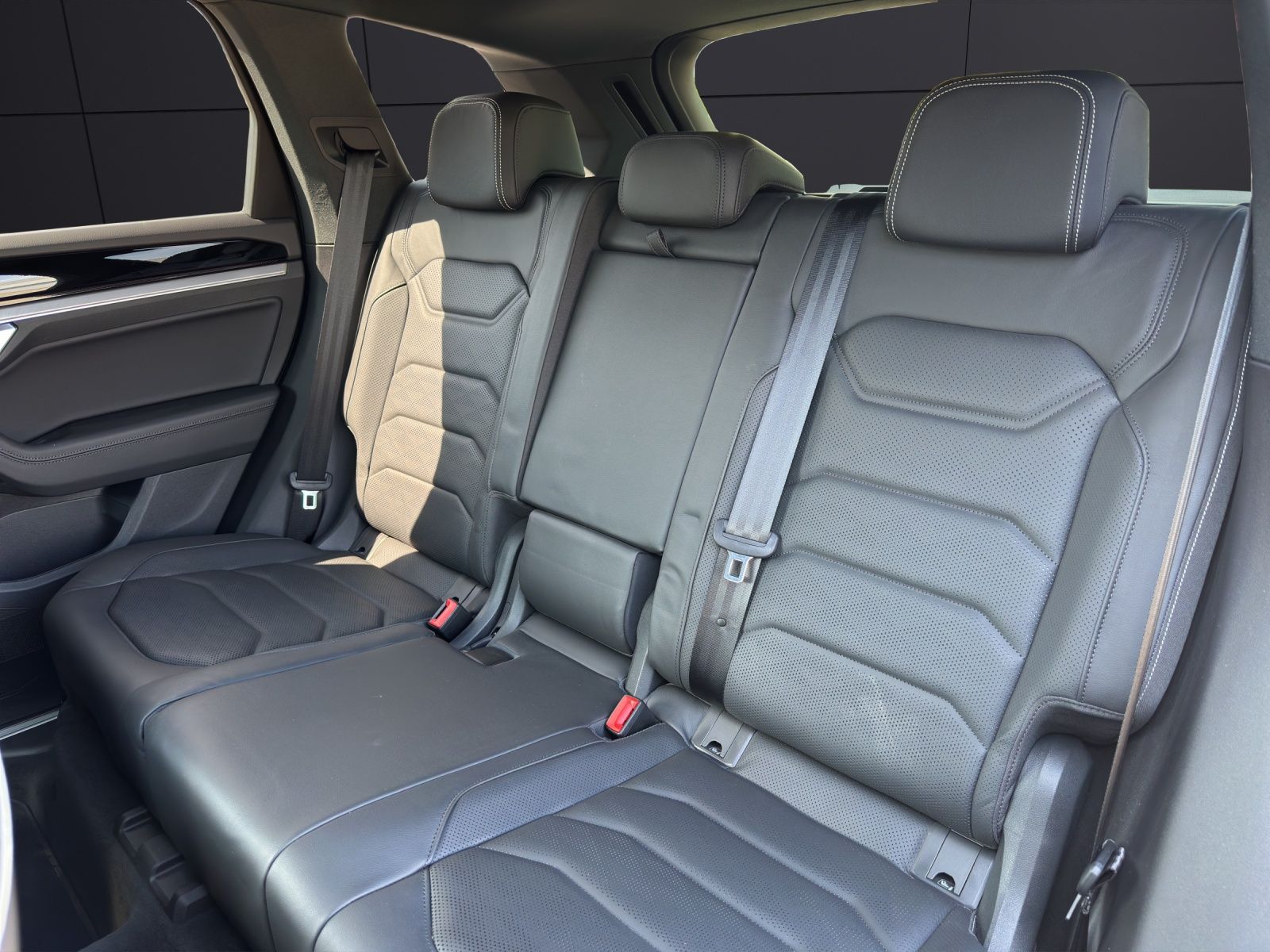 Volkswagen Touareg Elegance TDI 4M - Samsaru's Car Outlet