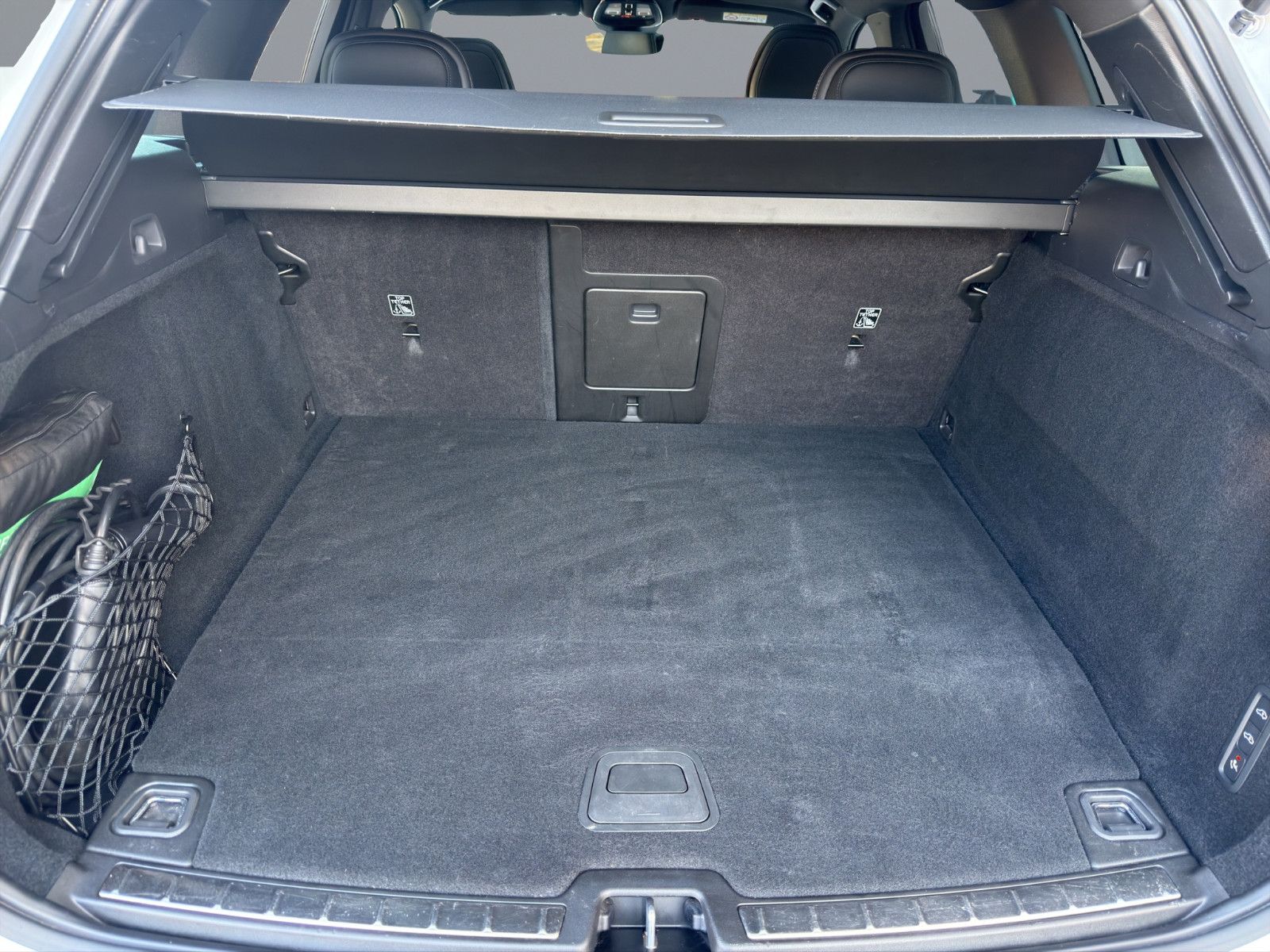 Volvo XC60 T8 R Design Plug-In Hybrid AWD+Headup+Pano