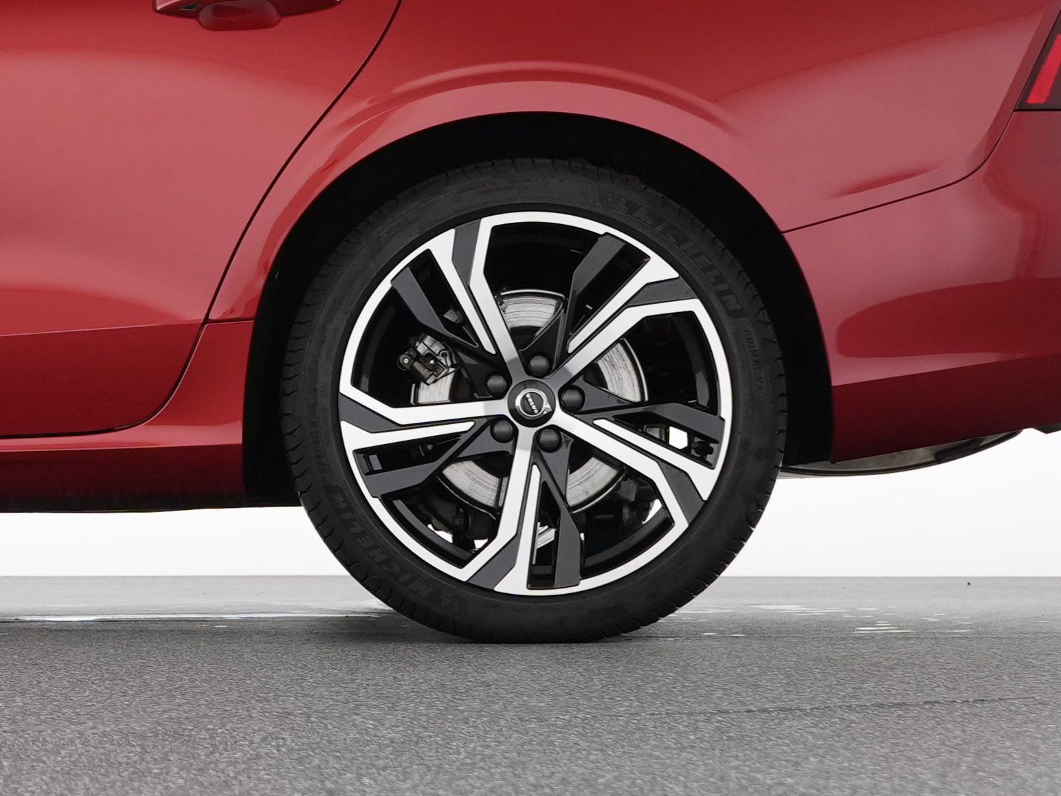 Volvo S60 B4 Benzin Plus Dark 19"+VOLL-LED+ACC+WSS-HZG