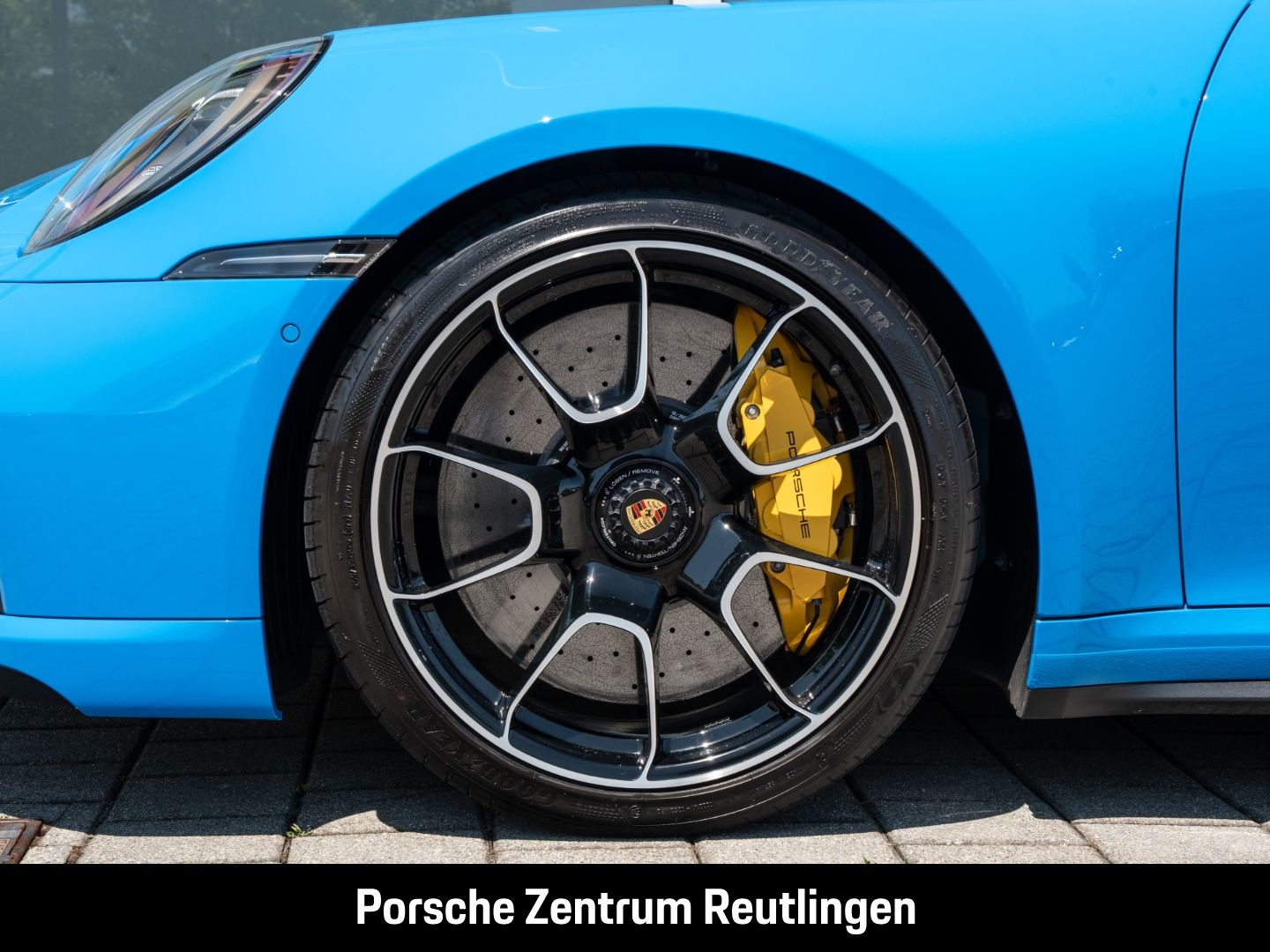 Porsche 992 911 Turbo S Burmester InnoDrive HA-Lenkung