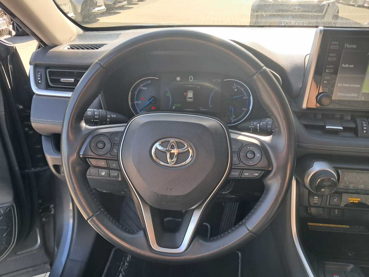 Toyota RAV4 Hybrid 4x4 - Samsaru's Car Outlet