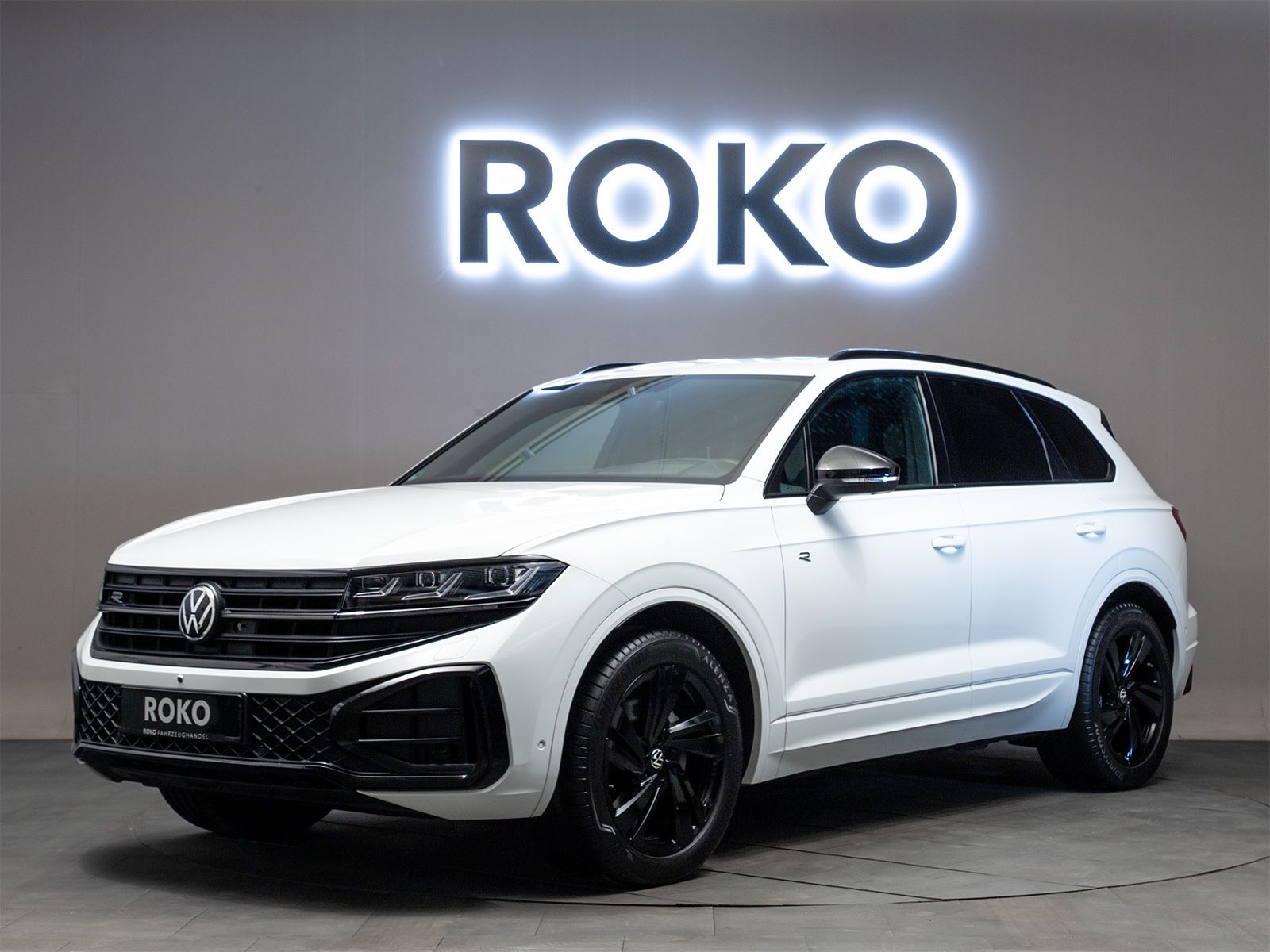 Volkswagen Touareg R-Line - Samsaru's Car Outlet