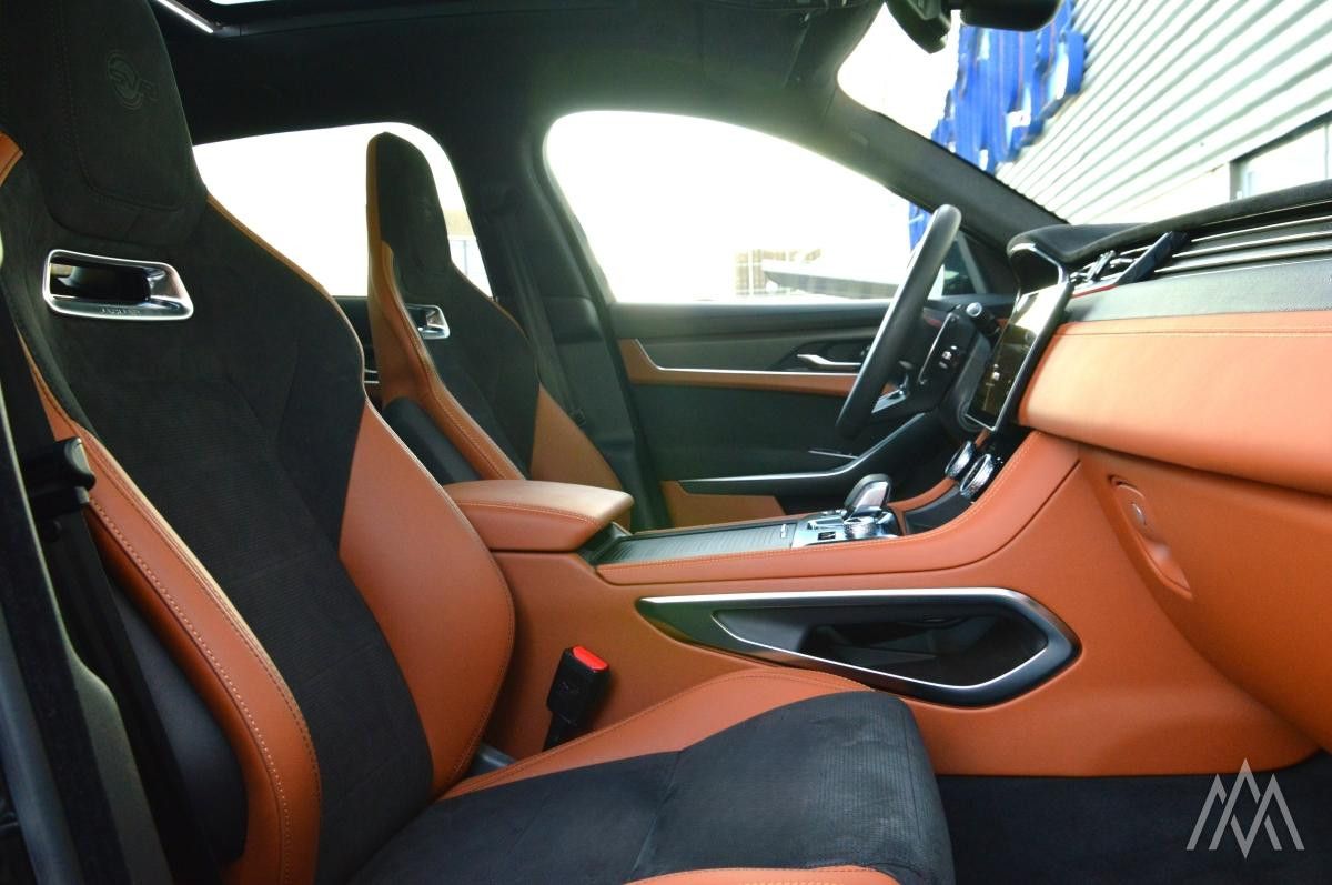 Jaguar F-Pace  SVR 575 PS  Panorama / Pixel LED