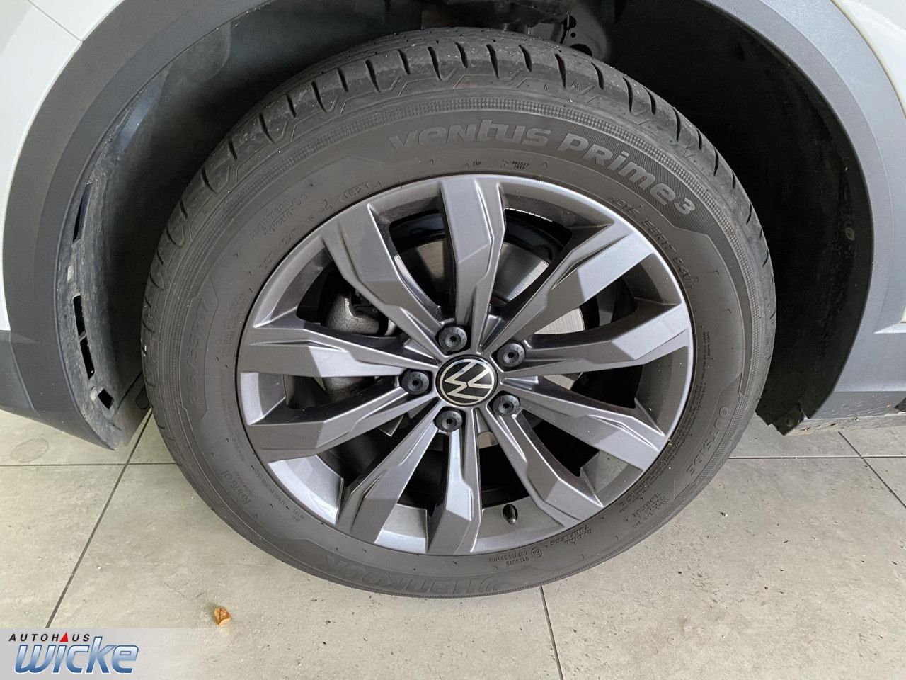 Volkswagen T-Roc 1.5 TSI DSG Sport - Samsaru's Car Outlet