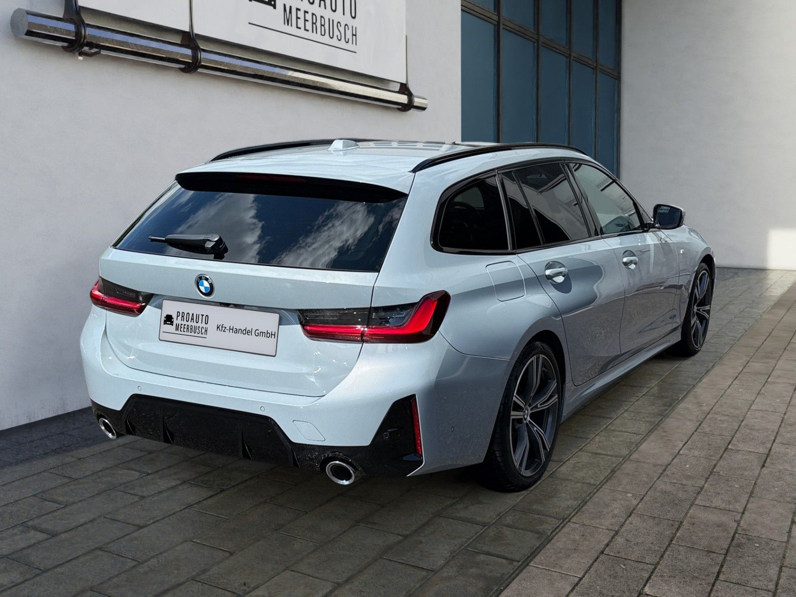 BMW 320d xDrive M Sport - Samsaru's Car Outlet