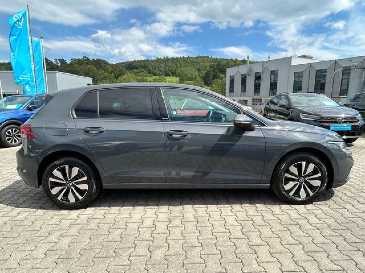 Volkswagen Golf VIII Move 1.5 TSI - Samsaru's Car Outlet