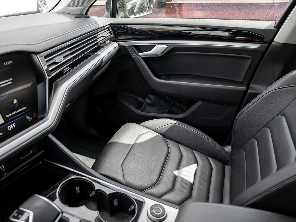 Volkswagen Touareg 3.0 V6 TDI Elegance 4M - Samsaru's Car Outlet
