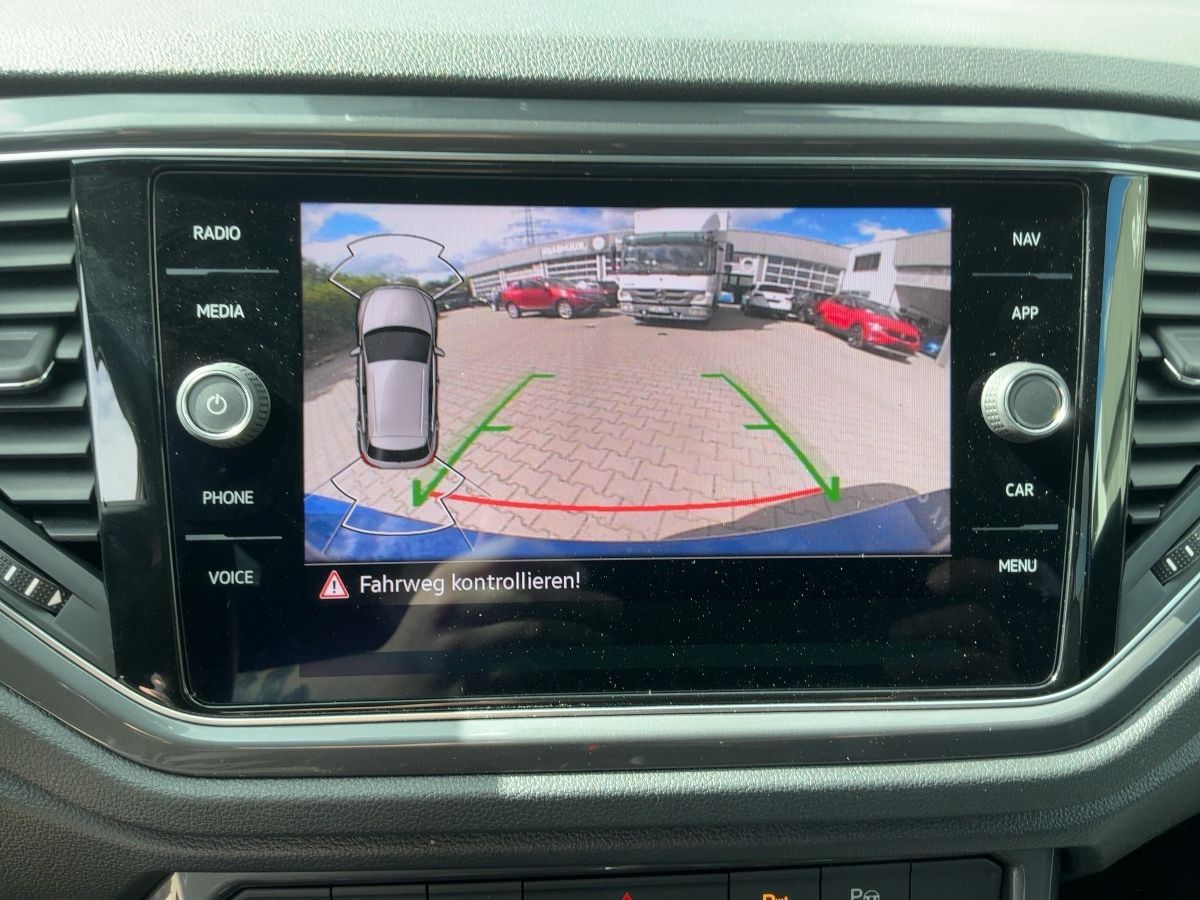 Volkswagen T-Roc 2.0 TSI 4M DSG R-LINE - Samsaru's Car Outlet