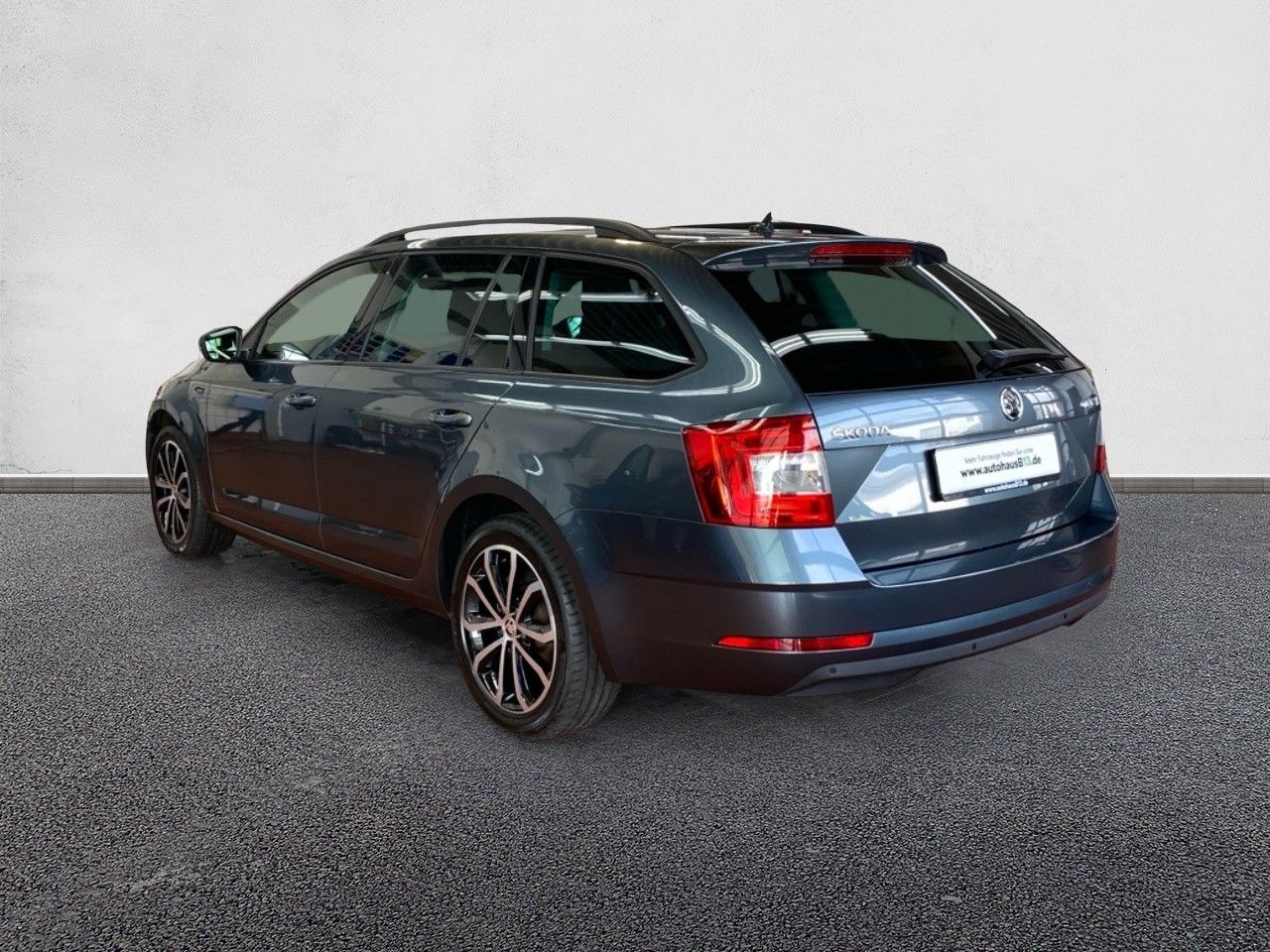 Skoda Octavia Combi Tour 1.5 TSI - Samsaru's Car Outlet