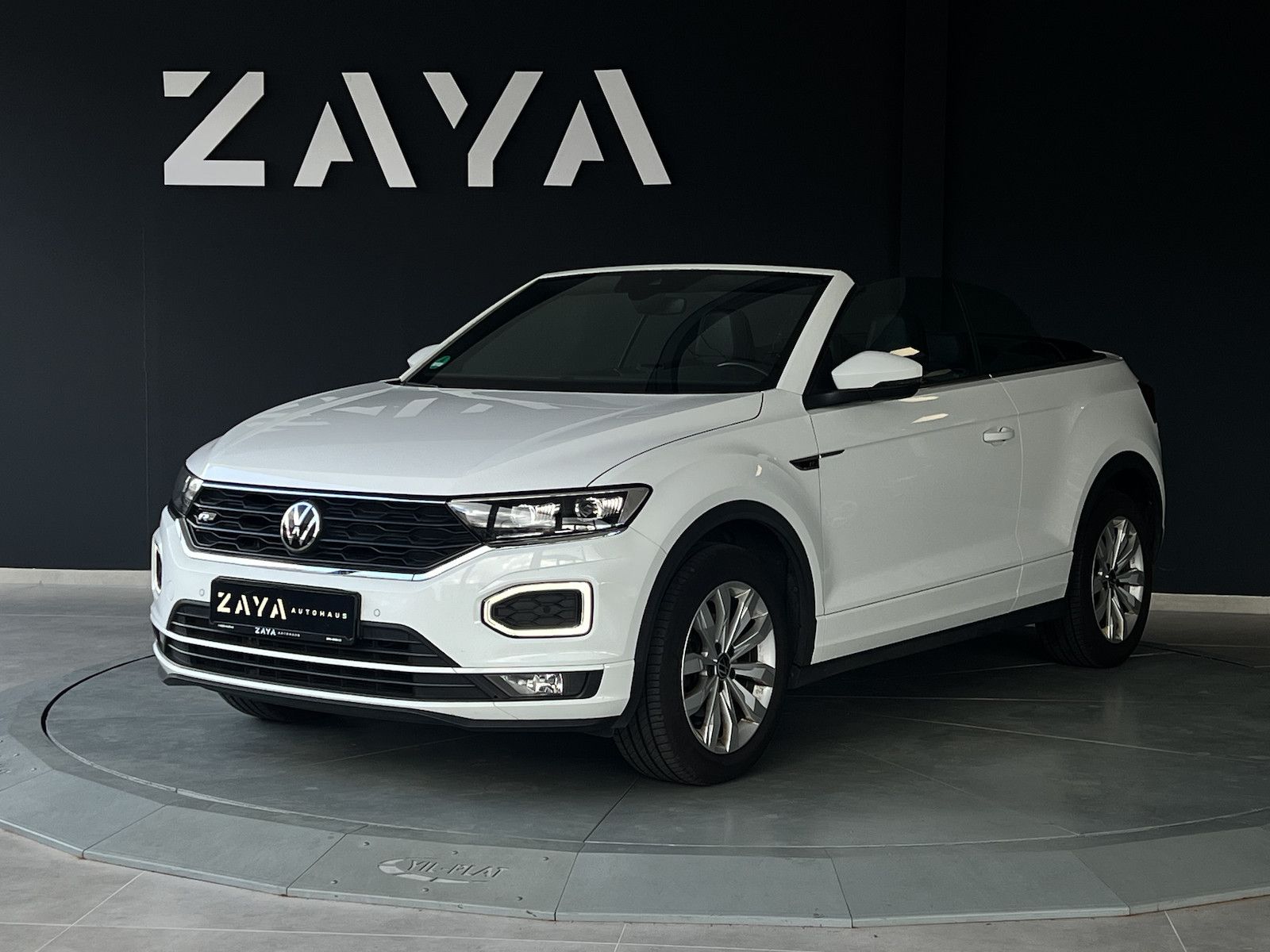Volkswagen T-Roc 1.5 TSI R-Line - Samsaru's Car Outlet
