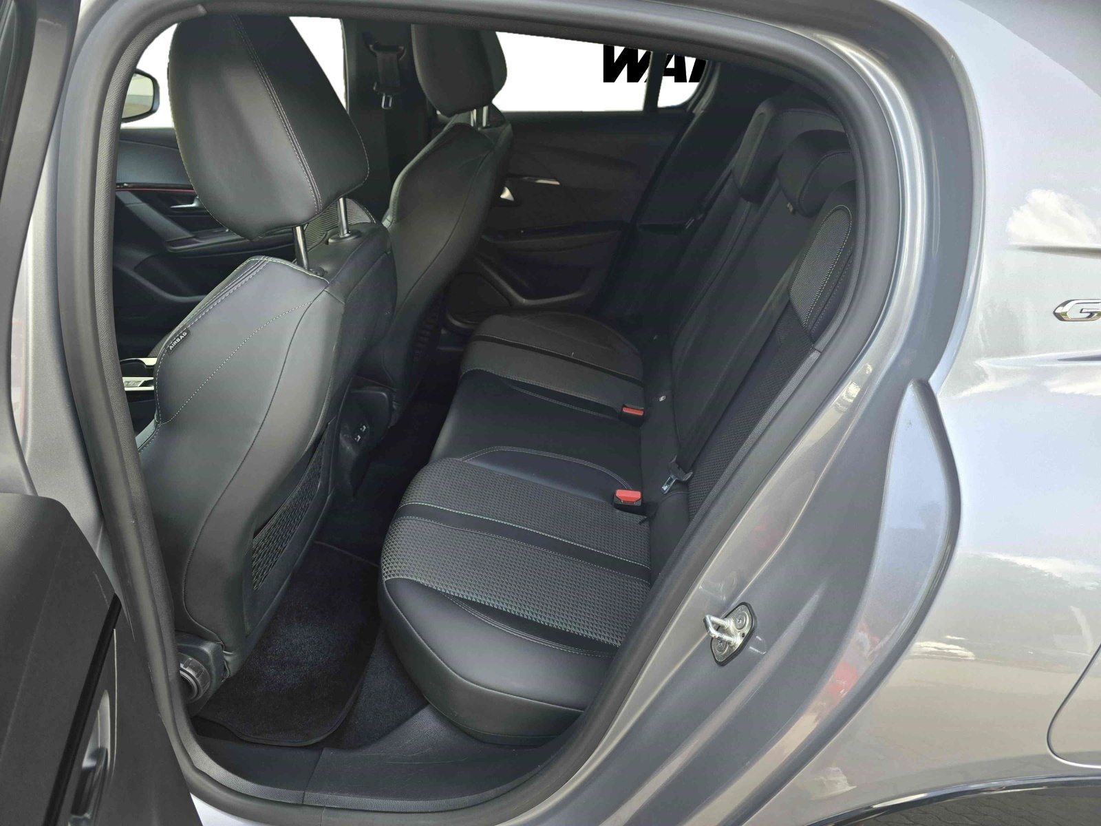 Peugeot 208 1.2 Pure Tech 100 GT - Samsaru's Car Outlet