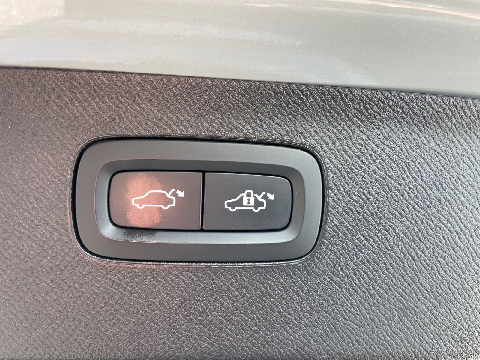 Volvo XC90 T8 AWD PlugIn Plus Dark BLIS H&K Cam 2,49%*