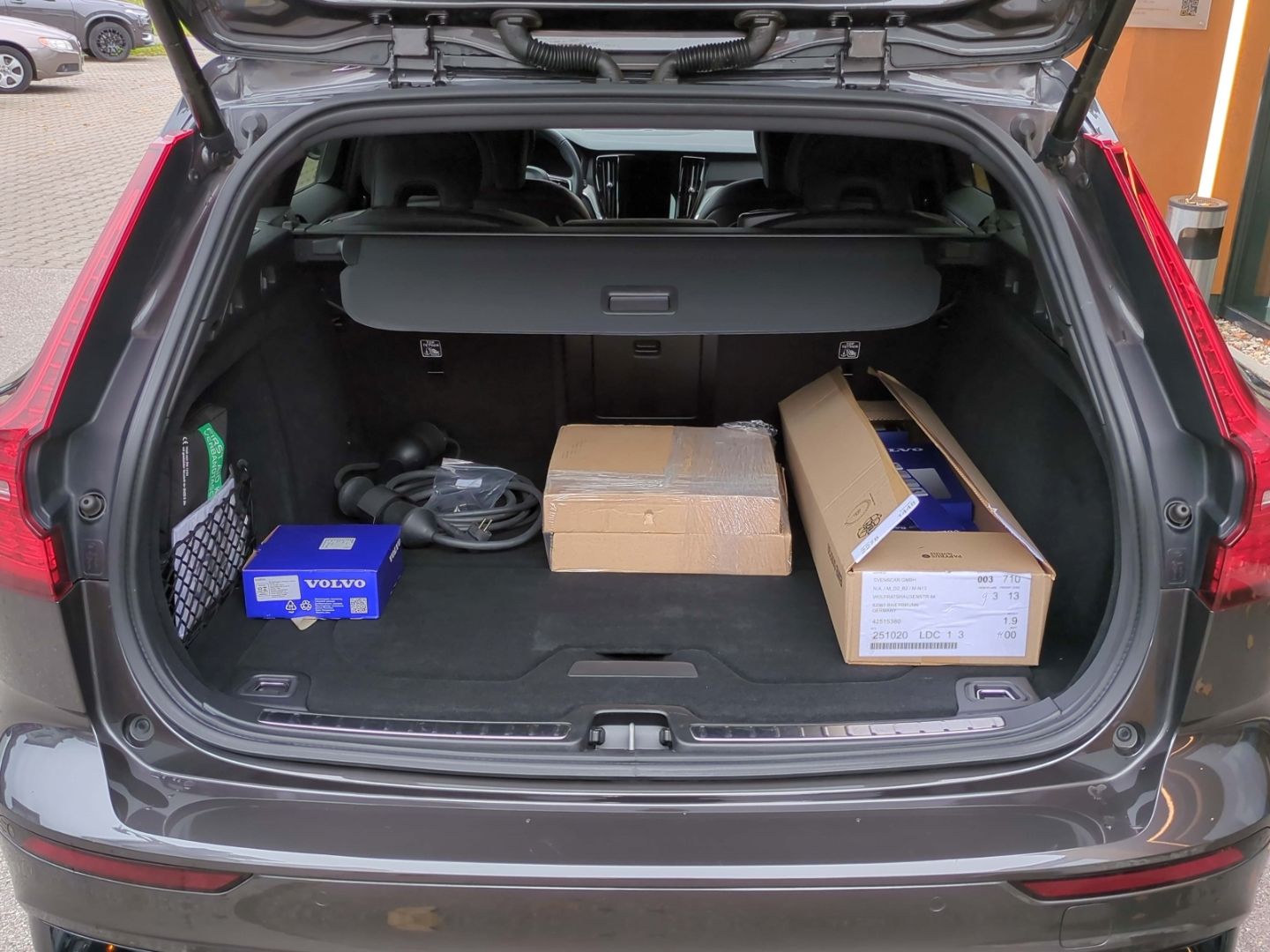 Volvo V60 Plus Dark Recharge Plug-In Hybrid AWD T6 Twi