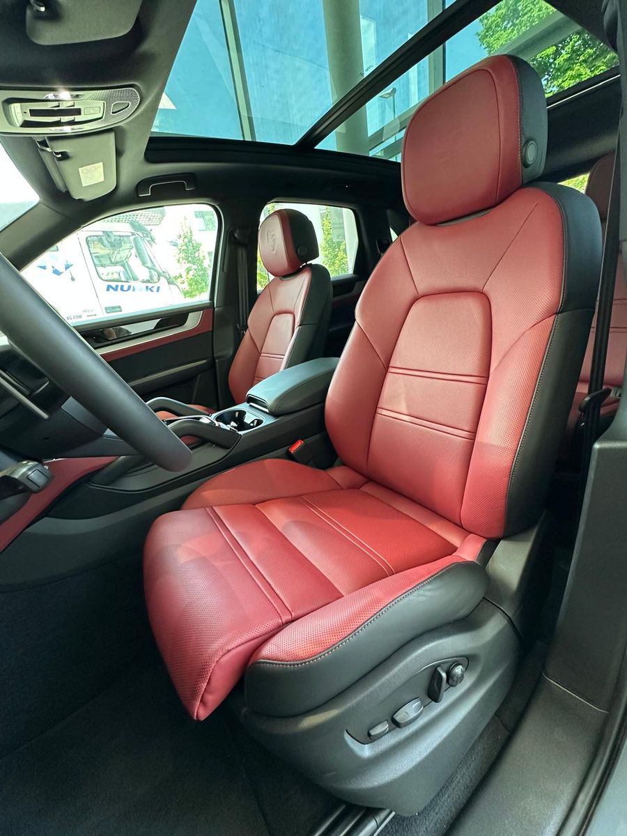 Porsche Cayenne Facelift -19%/gr-rot/Pan/Mtx/ACC/14W/21