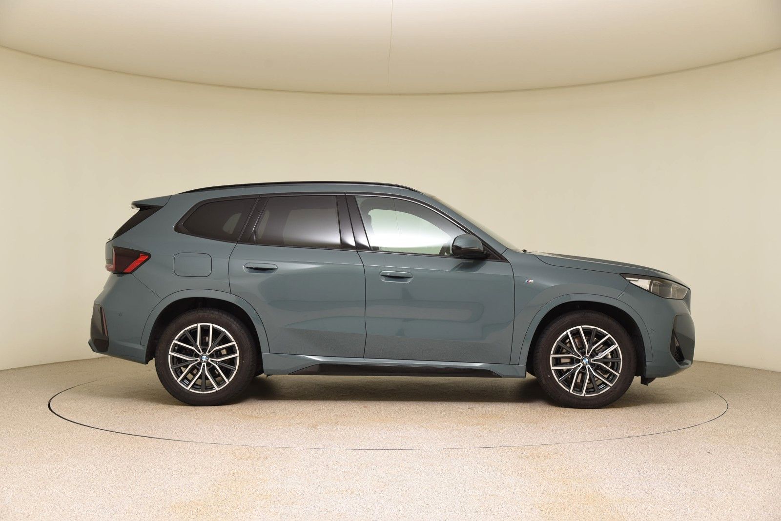BMW X1 xDrive23d M Sportpaket - Samsaru's Car Outlet