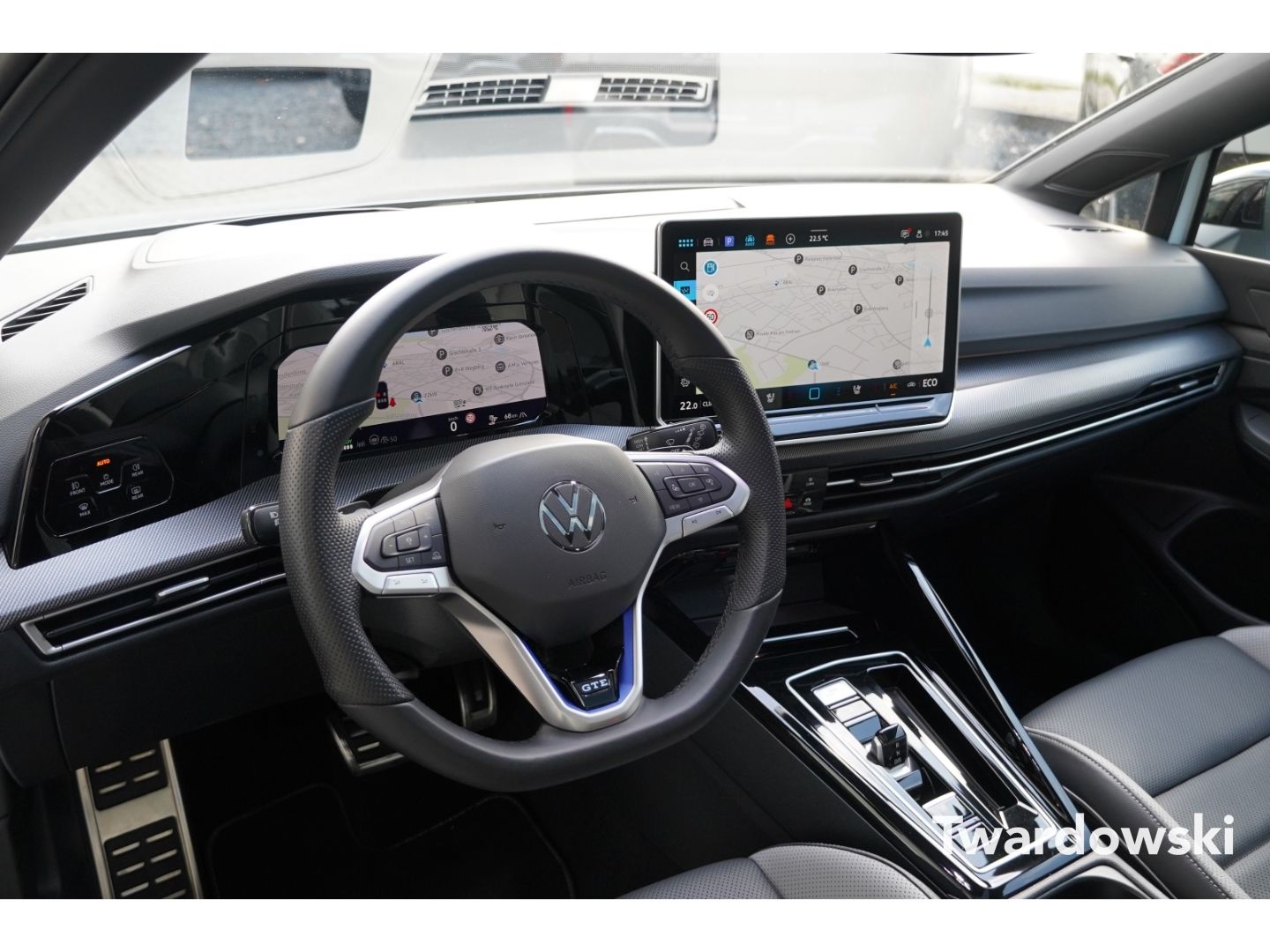 Volkswagen Golf GTE Matrix Pano AHK ACC Leder HUD Kamera 5J