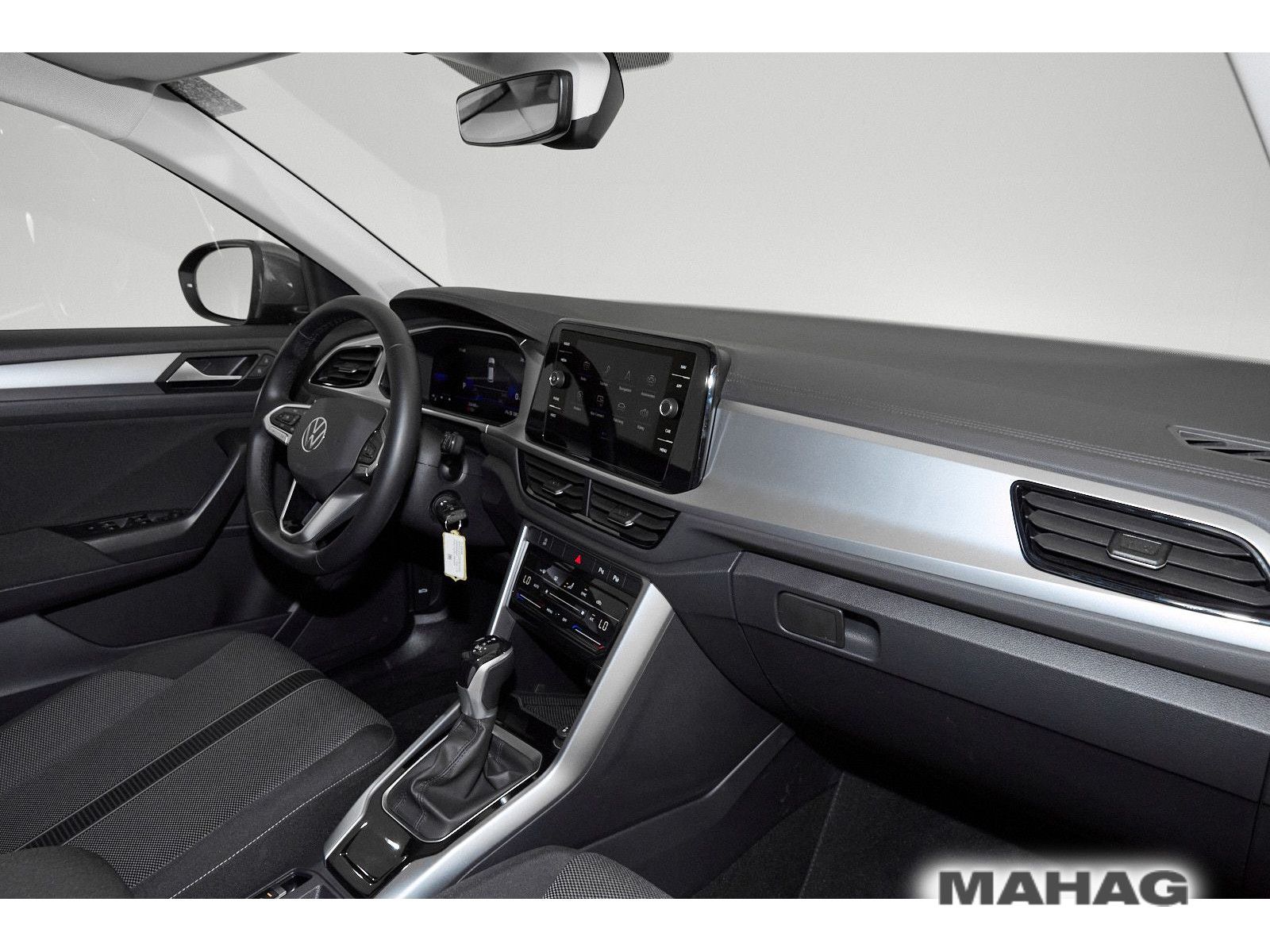 Volkswagen T-ROC 1.5 TSI LIFE - Samsaru's Car Outlet