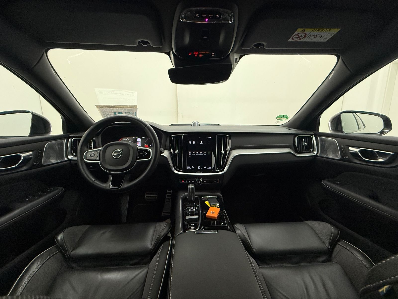 Volvo V60 Kombi Plus Dark Recharge Plug-In Hybrid AWD