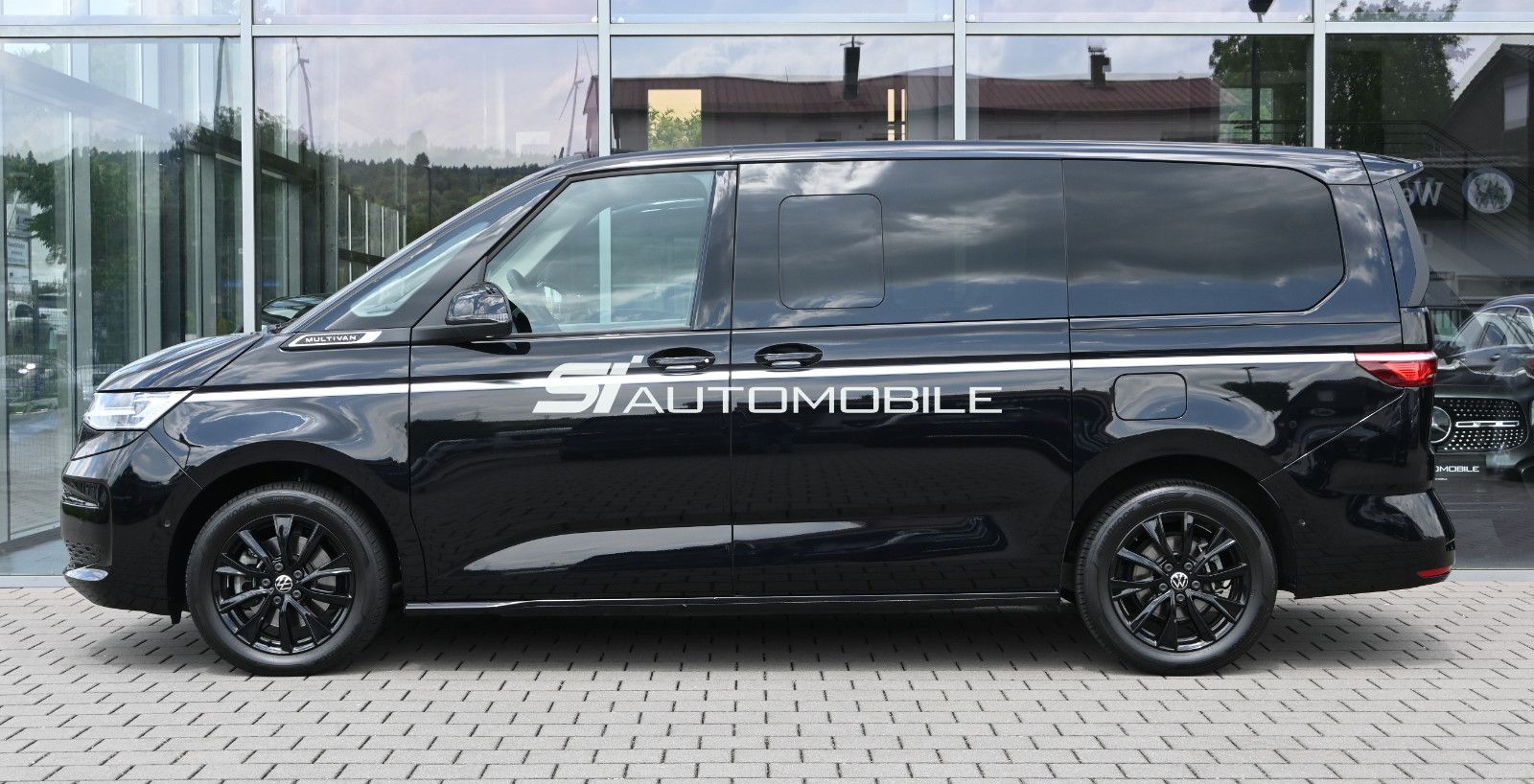 Volkswagen T7 Multivan 2.0 TDI DSG Style - Samsaru's Car Outlet