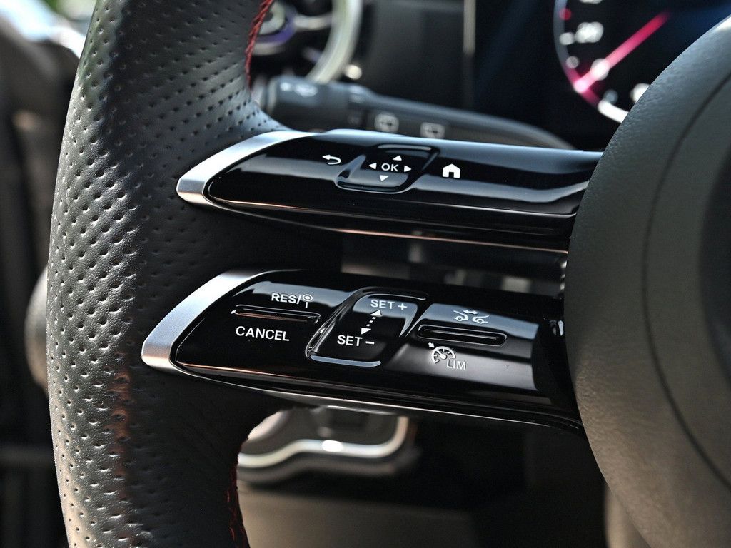 Mercedes-Benz CLA 250 SB 4M AMG Sport Premium - Samsaru's Car Outlet