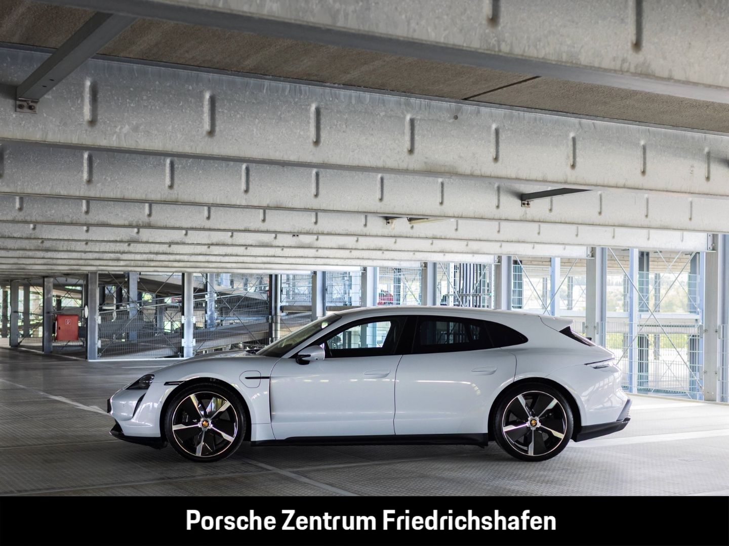 Porsche Taycan Turbo S Sport Turismo Burmester InnoDrive