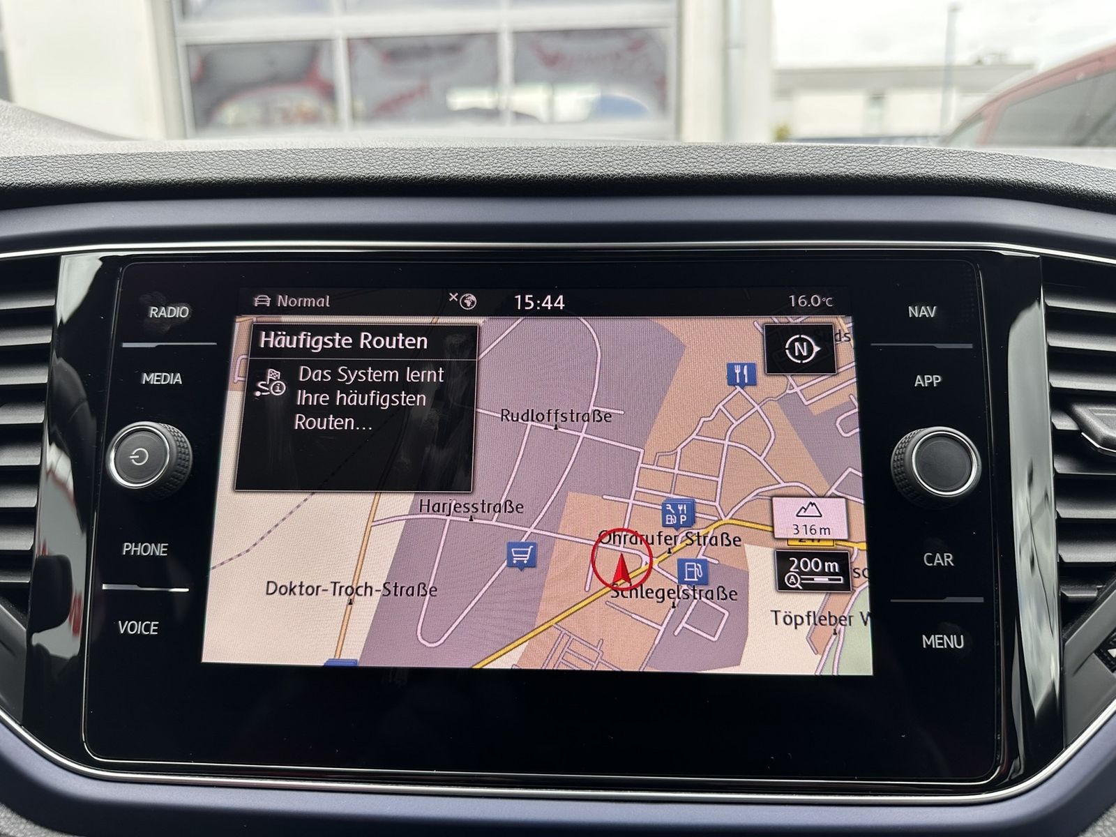 Volkswagen T-Roc 2.0 TDI United - Samsaru's Car Outlet