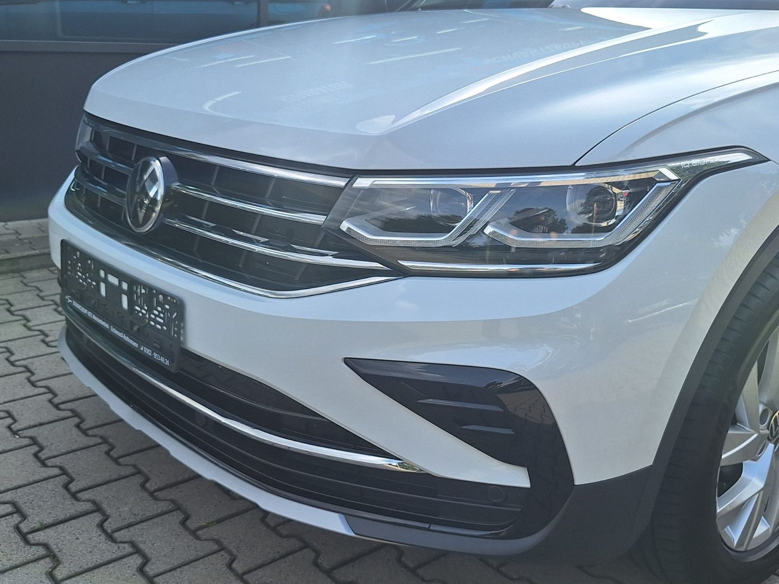 Volkswagen Tiguan 2.0 TDI United DSG - Samsaru's Car Outlet