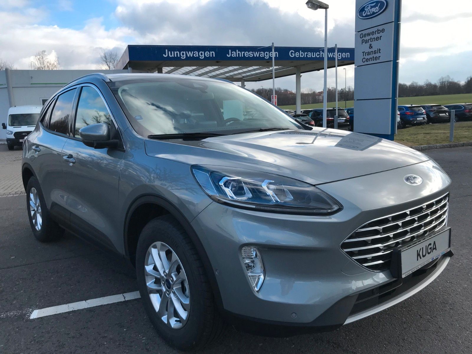 Ford Kuga Titanium X 2.5 PHEV - Samsaru's Car Outlet