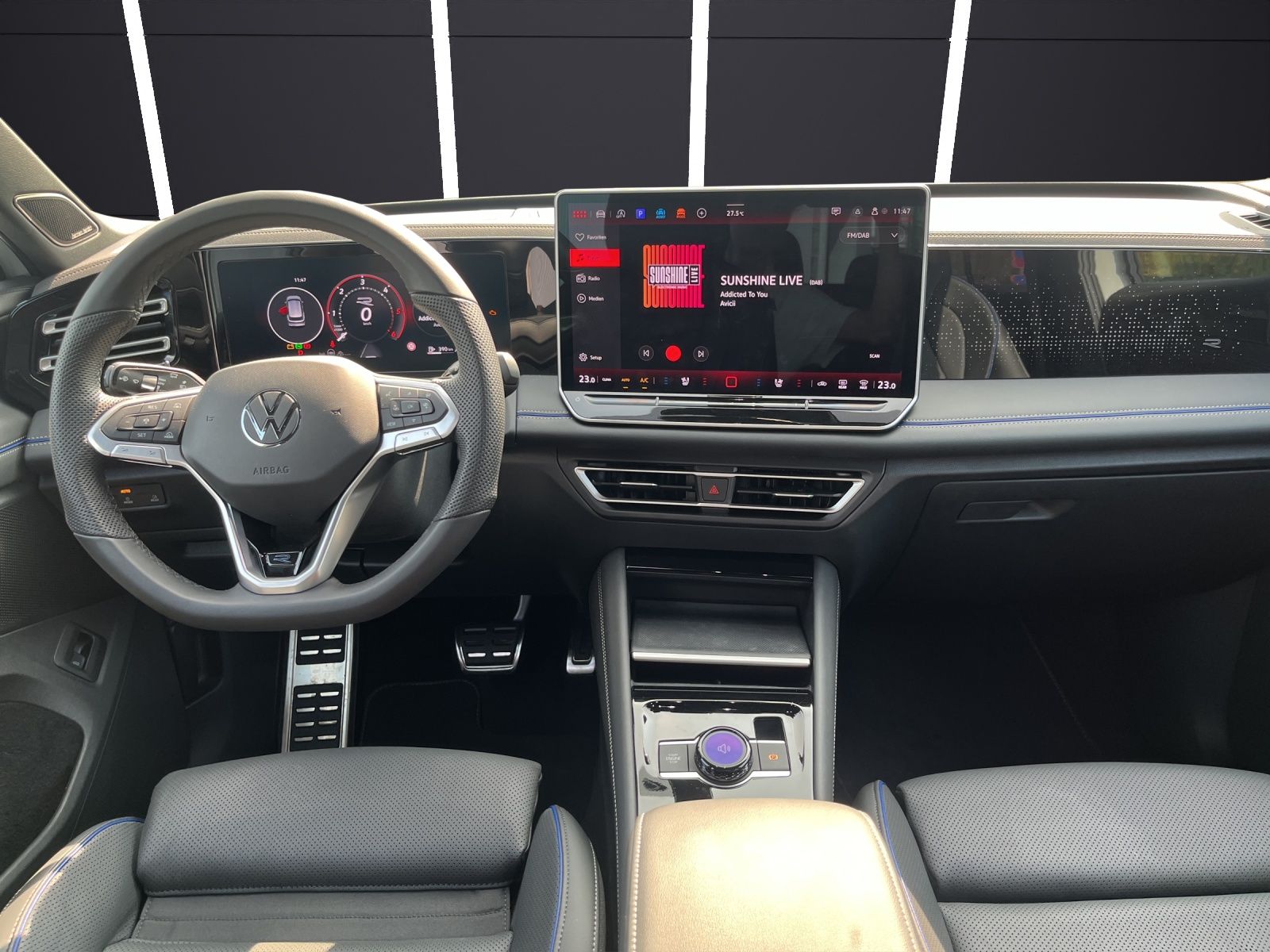 Volkswagen Tiguan TDI R-Line 4M DSG MATRIX AHK PANO 20" NAV