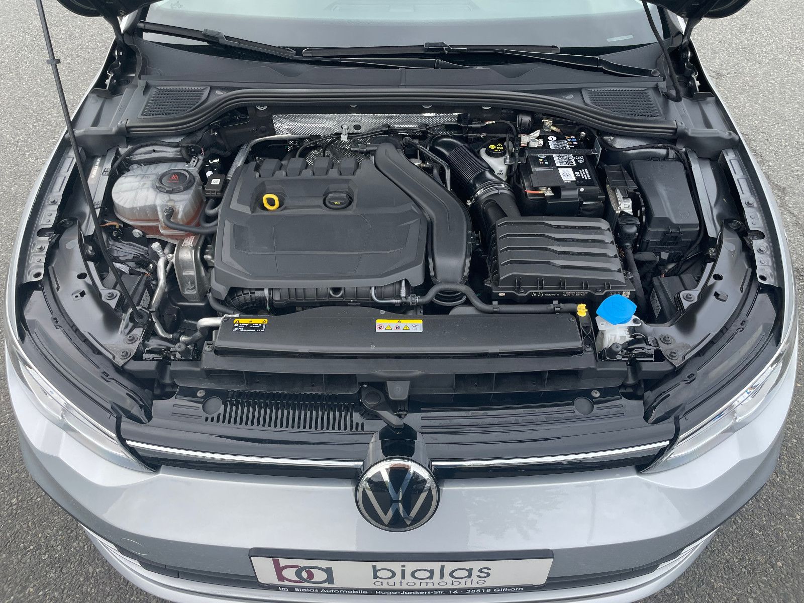 Volkswagen Golf VIII 1.5 TSI Lim. Life - Samsaru's Car Outlet