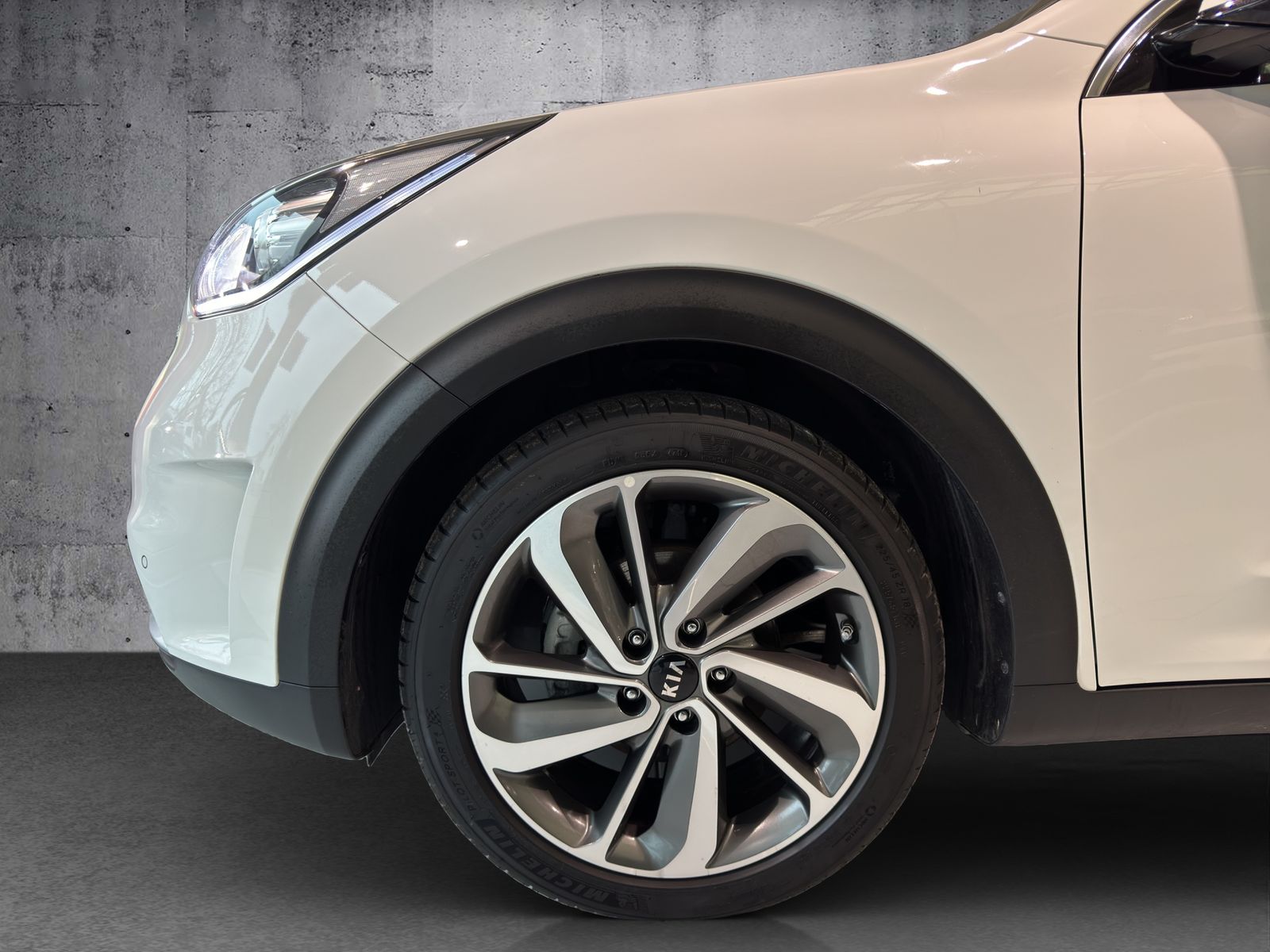 Kia Niro 1.6 Hybrid - Samsaru's Car Outlet