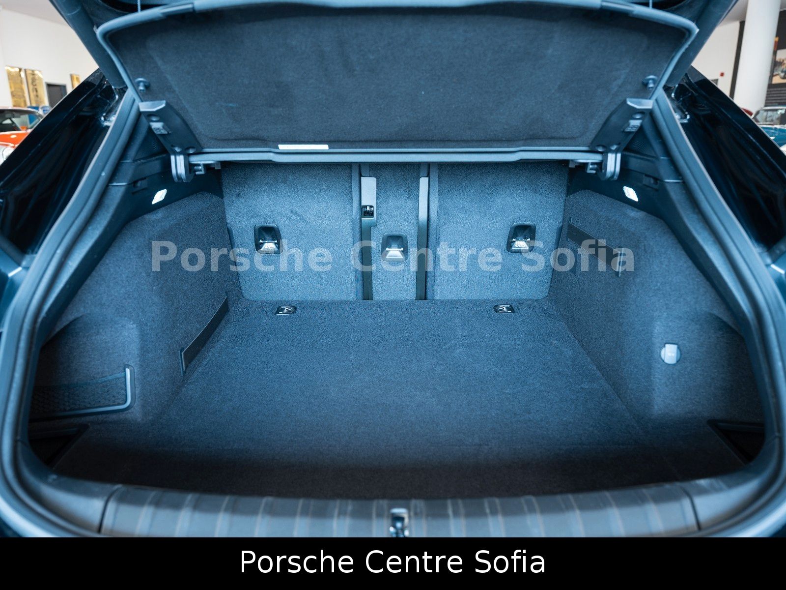 Porsche Taycan Cross Turismo 4