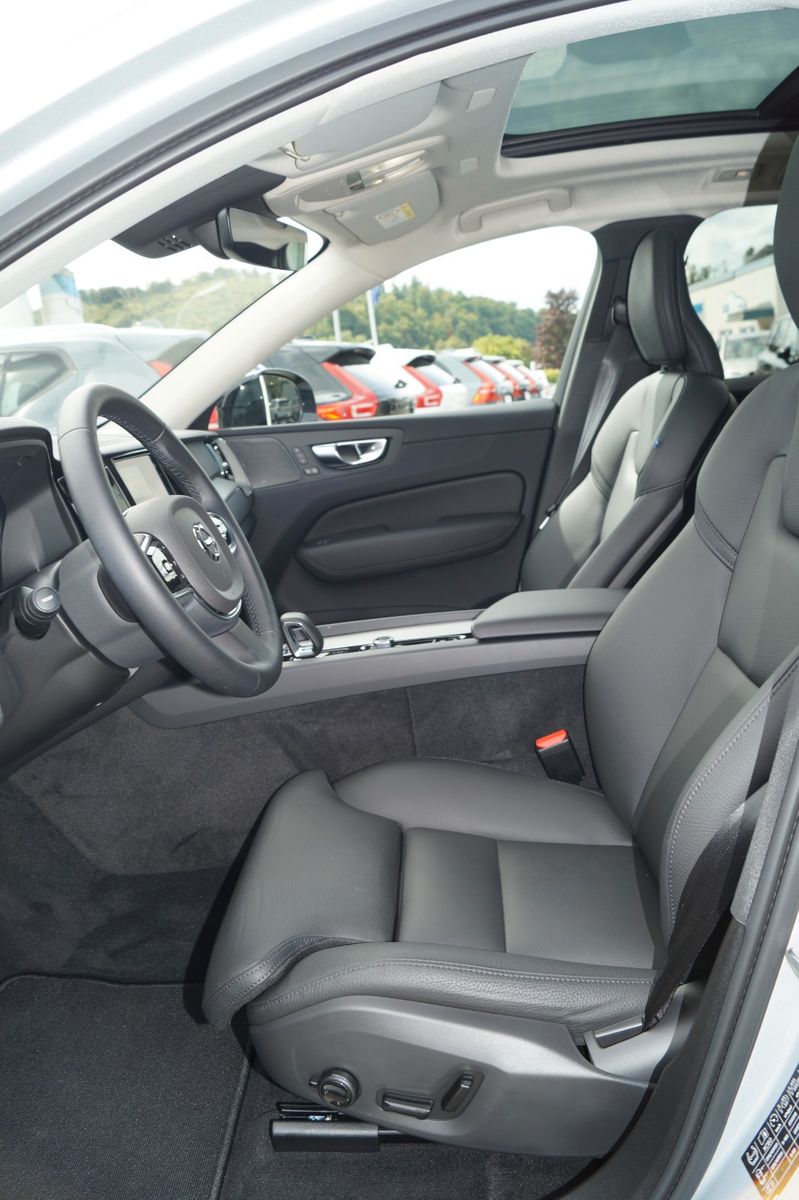 Volvo XC60 T6 AWD Plug-In Hybrid Plus Dark Aut/360/AHK