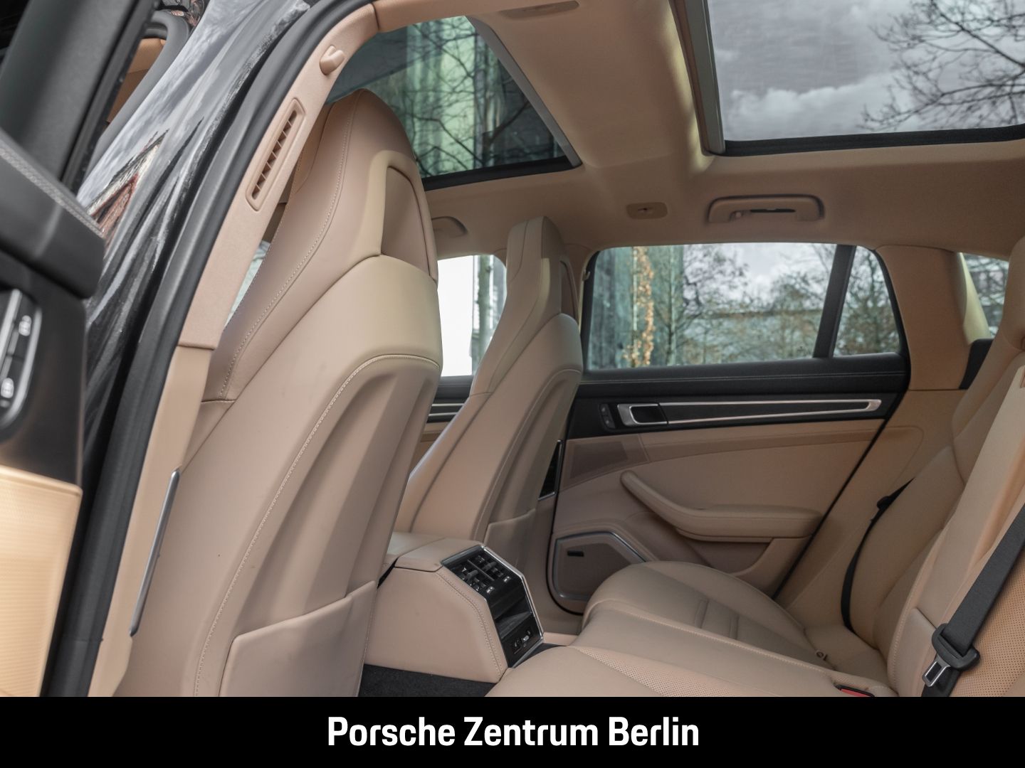 Porsche Panamera 4 E-Hybrid Sport Turismo Platinum Editi