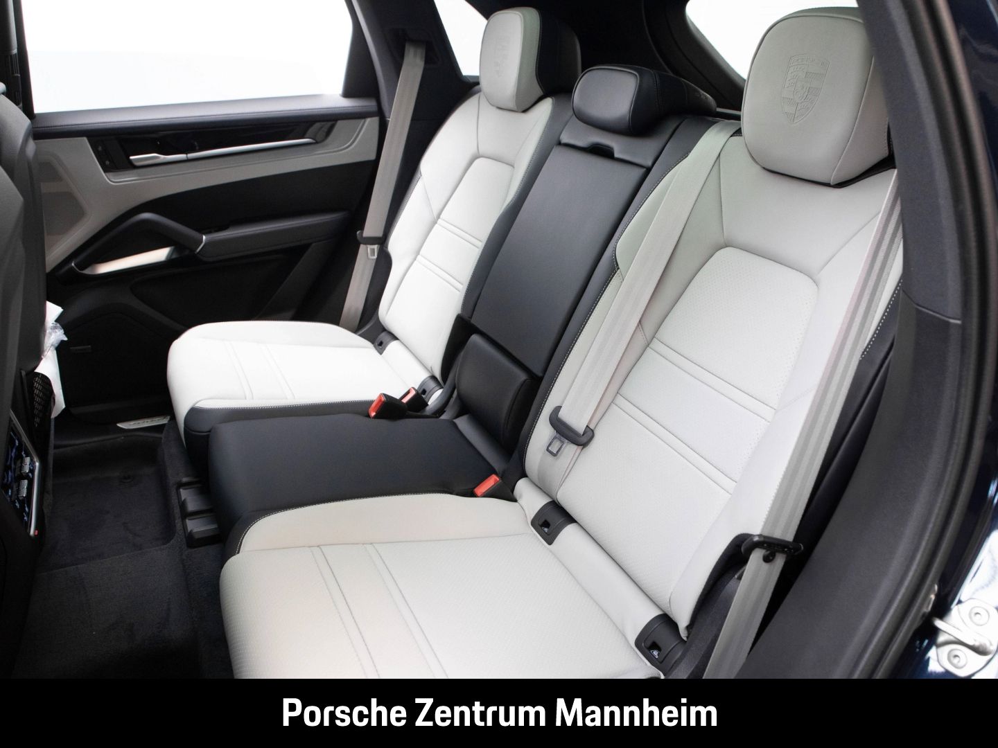 Porsche Cayenne S E-Hybrid HD-Matrix AHK SporDesign Spor