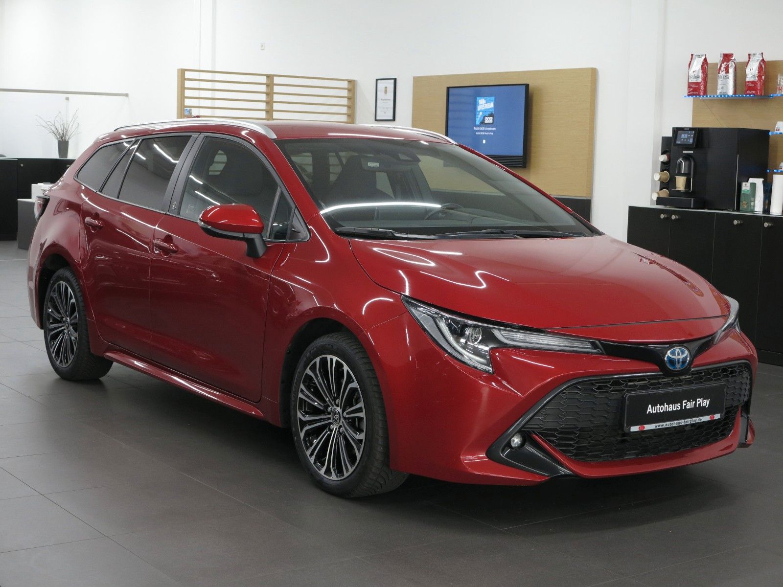 Toyota Corolla Tour Sports Hybrid - Samsaru's Car Outlet