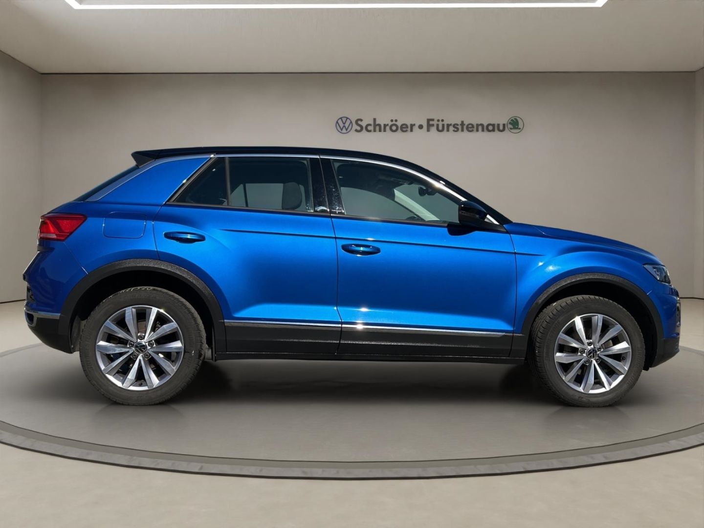 Volkswagen T-Roc Style 1.5 TSI DSG - Samsaru's Car Outlet