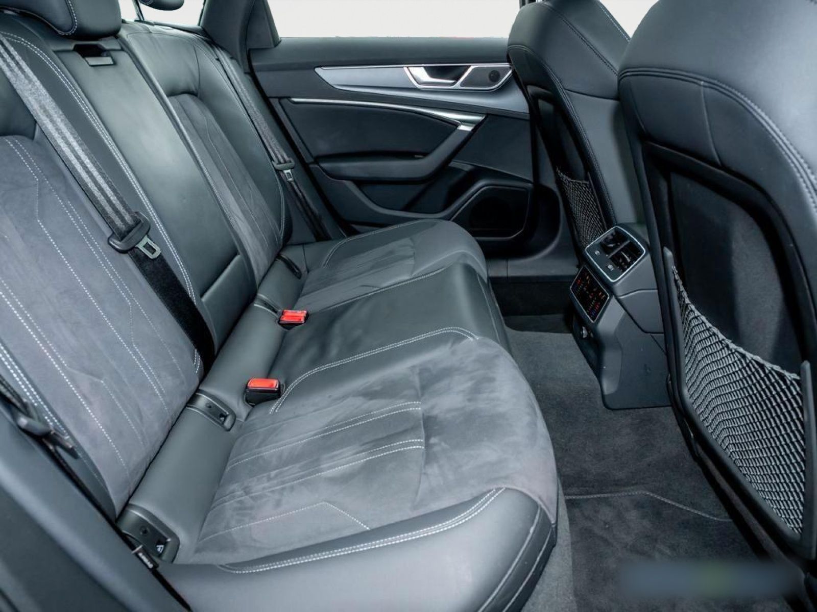 Audi A6 Avant 40 TDI qu. S line - Samsaru's Car Outlet