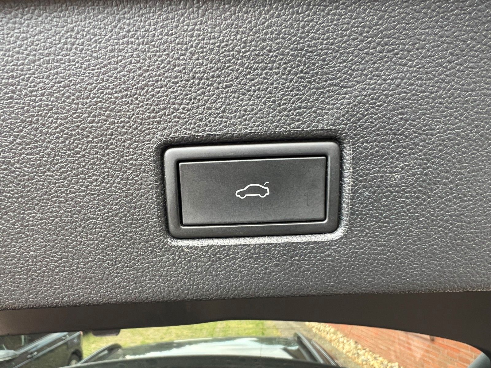 Volkswagen T-Roc 1.5TSi DSG Black - Samsaru's Car Outlet