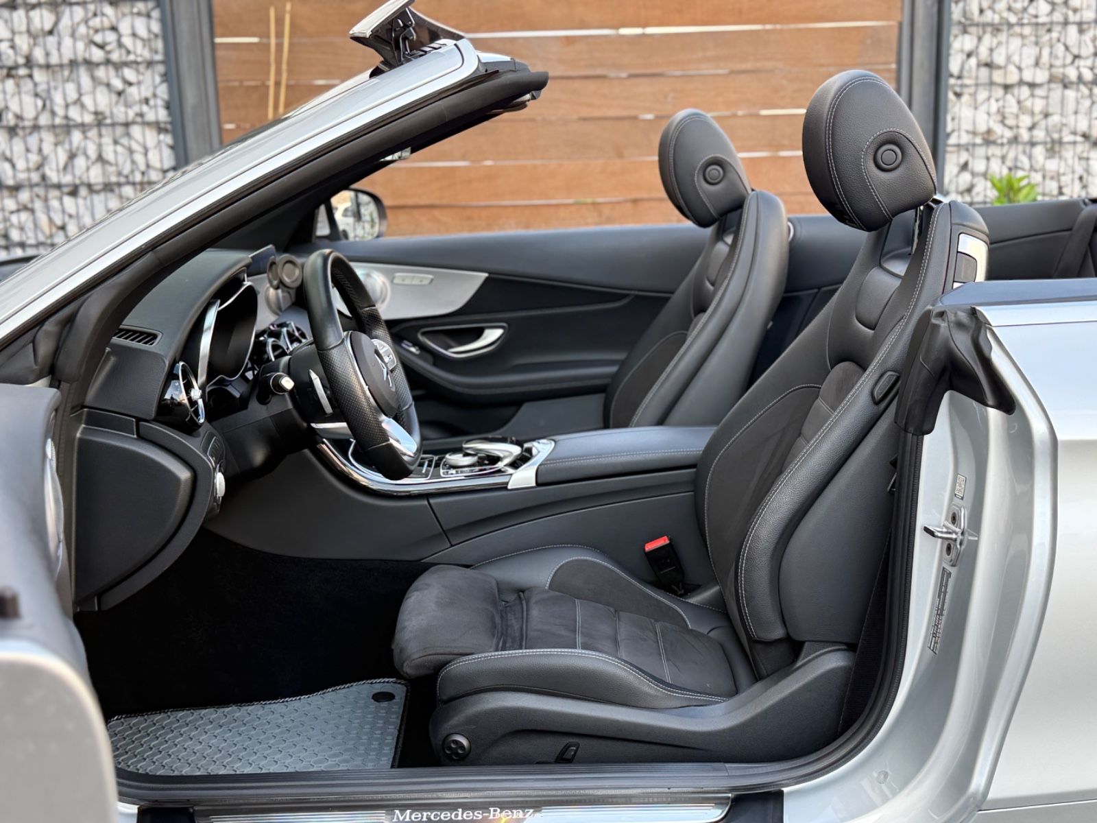 Mercedes-Benz C 200 Cabrio AMG Line - Samsaru's Car Outlet