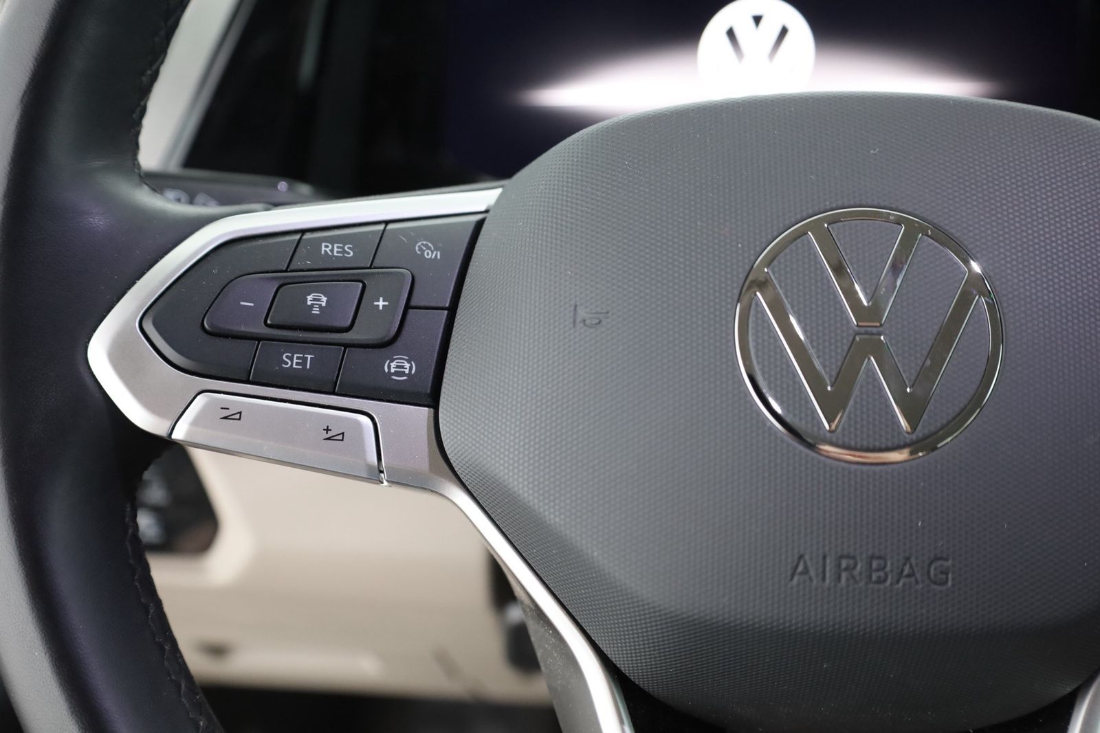 Volkswagen T7 Multivan 2.0 TDI DSG - Samsaru's Car Outlet