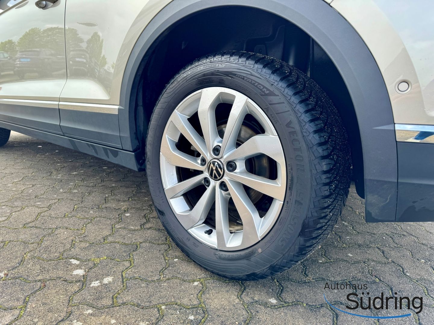 Volkswagen T-Roc Cabriolet 1.0 TSI Style - Samsaru's Car Outlet