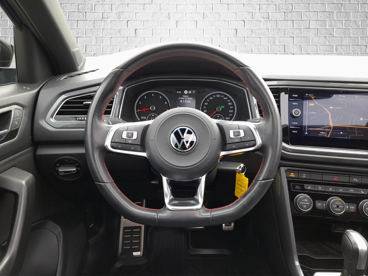 Volkswagen T-Roc Sport 1.5 TSI DSG - Samsaru's Car Outlet