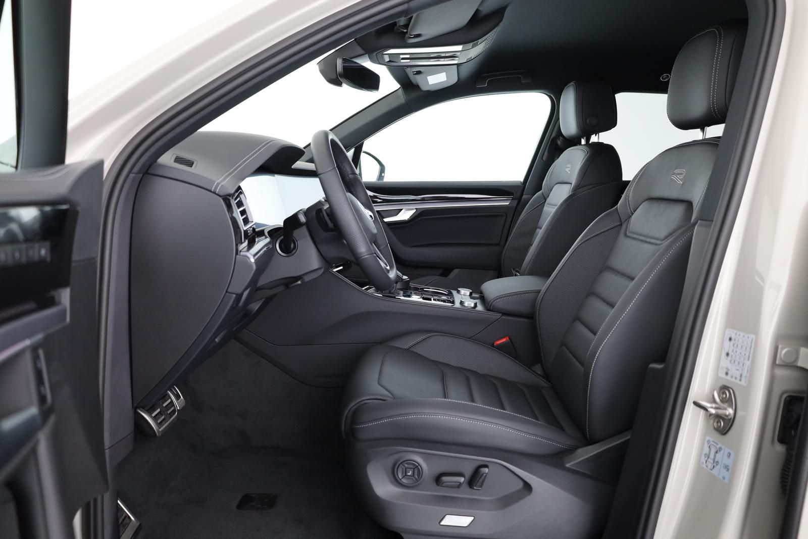 Volkswagen Touareg 3.0 TDI V6 R-LINE, Luft, Area, AHK, Lede