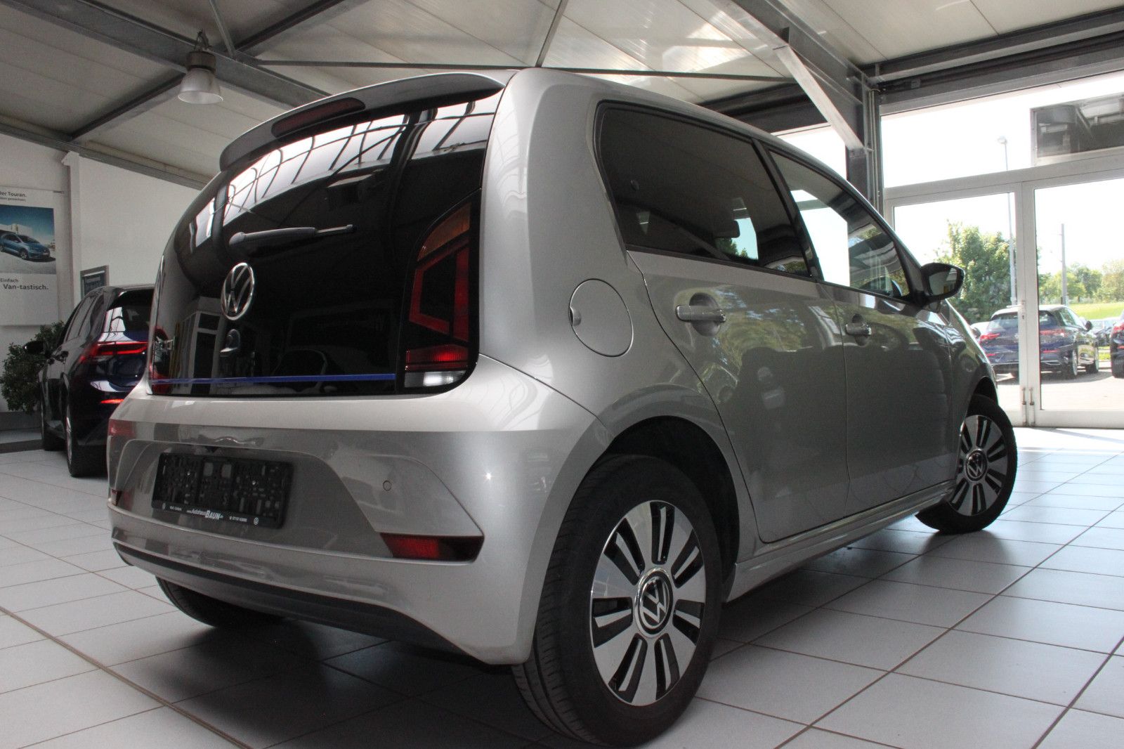 Volkswagen up! e-up! Style - Samsaru's Car Outlet